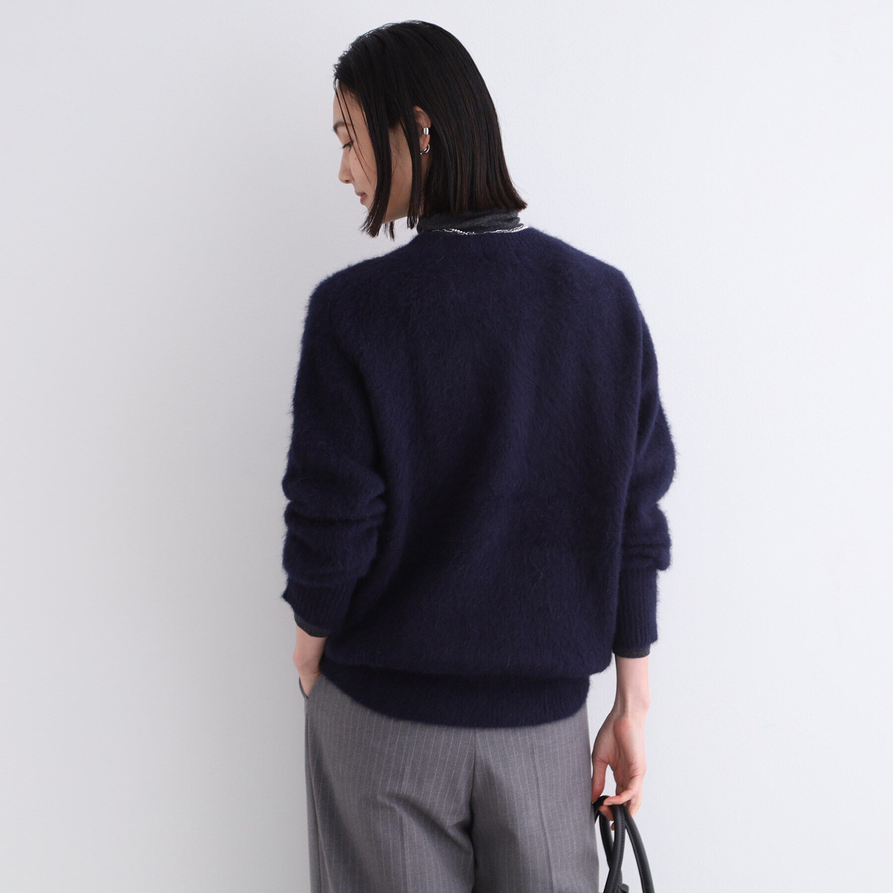 INDIVI「【フォックス混】ラウンドネックヘアリーニット」|ニット・セーター|