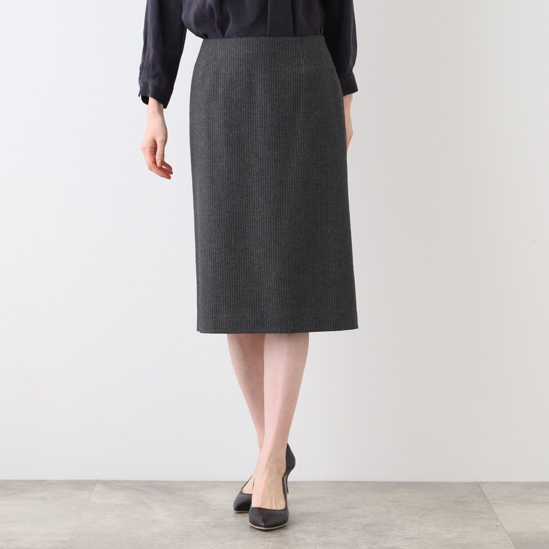 INDIVI「【日本製／SETUP可能／インポート素材】ストライプストレートスカート」|スカート|チャコールグレー(3