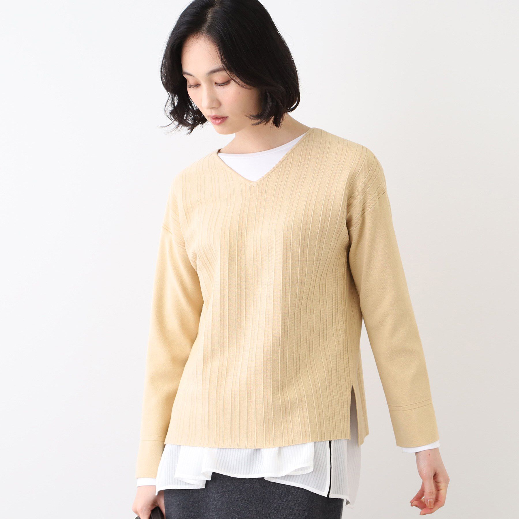 INDIVI「【洗える/SETUP可能】Vネックストライプ柄ニットプルオーバー」|ニット・セーター|ベージュ(352)