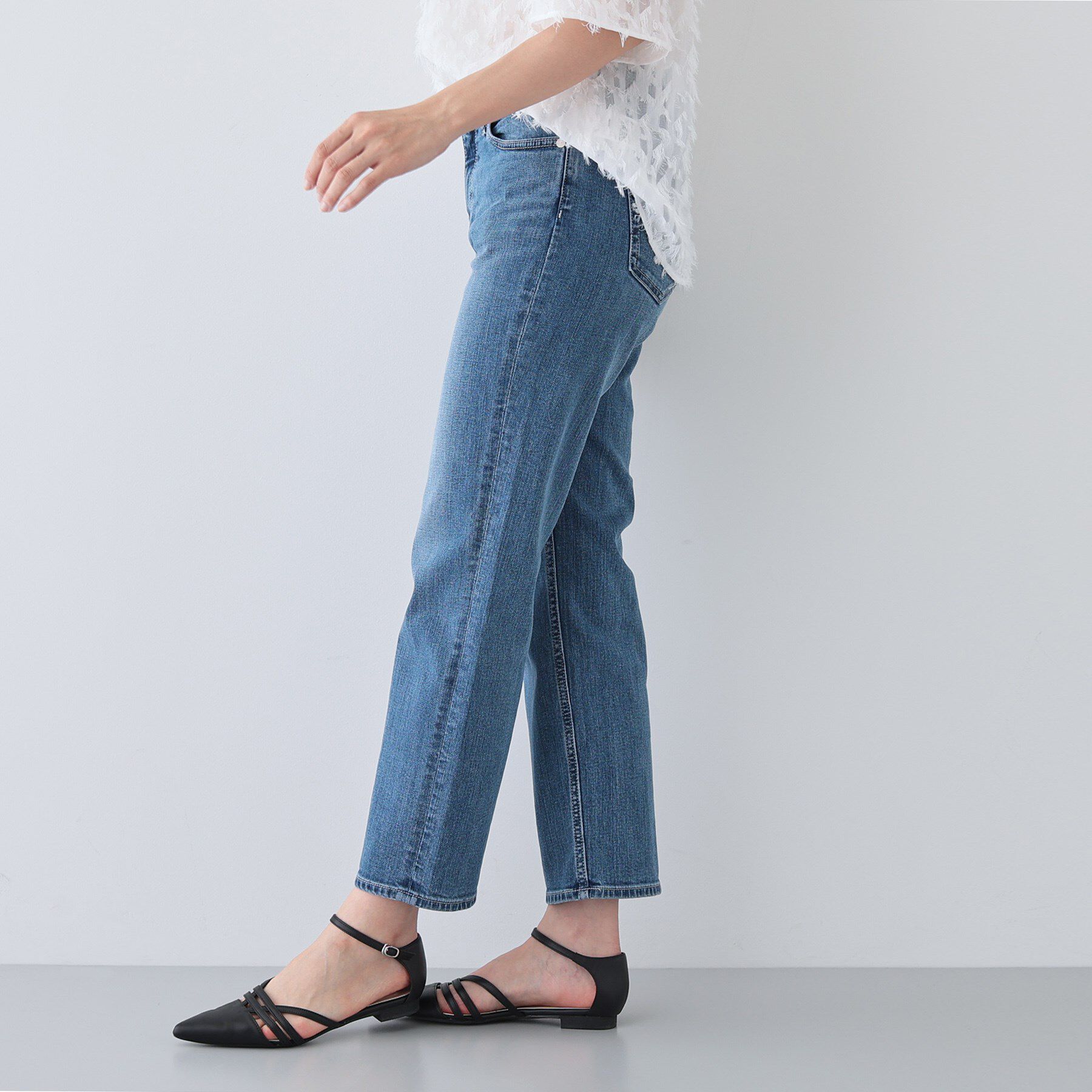 INDIVI「【春の新色登場！褒められデニム】スリムストレート デニムパンツ」|デニム|