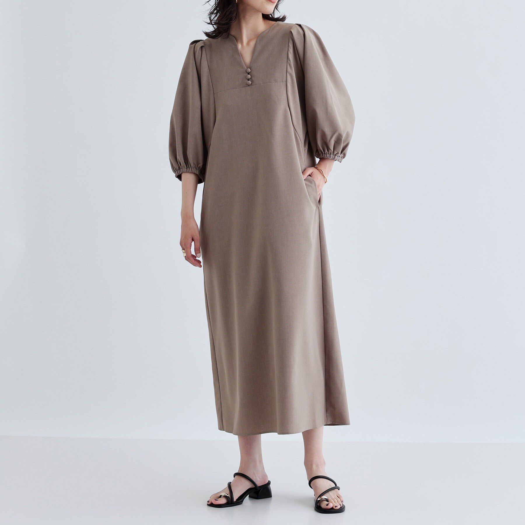 GALLEST「フォルムスリーブワンピース」|ワンピース|ベージュ(052)