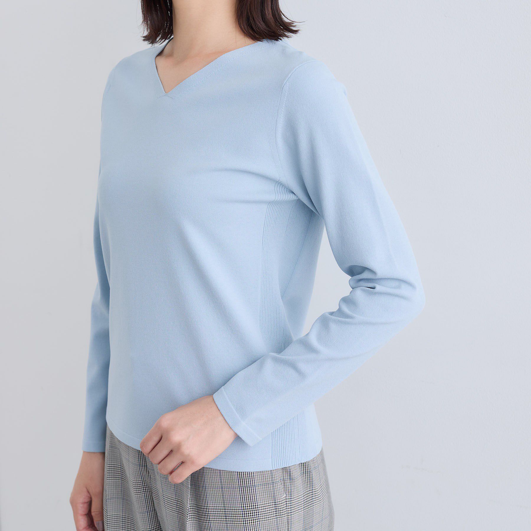 INDIVI「【洗える】Vネックコンパクトニット」|ニット・セーター|