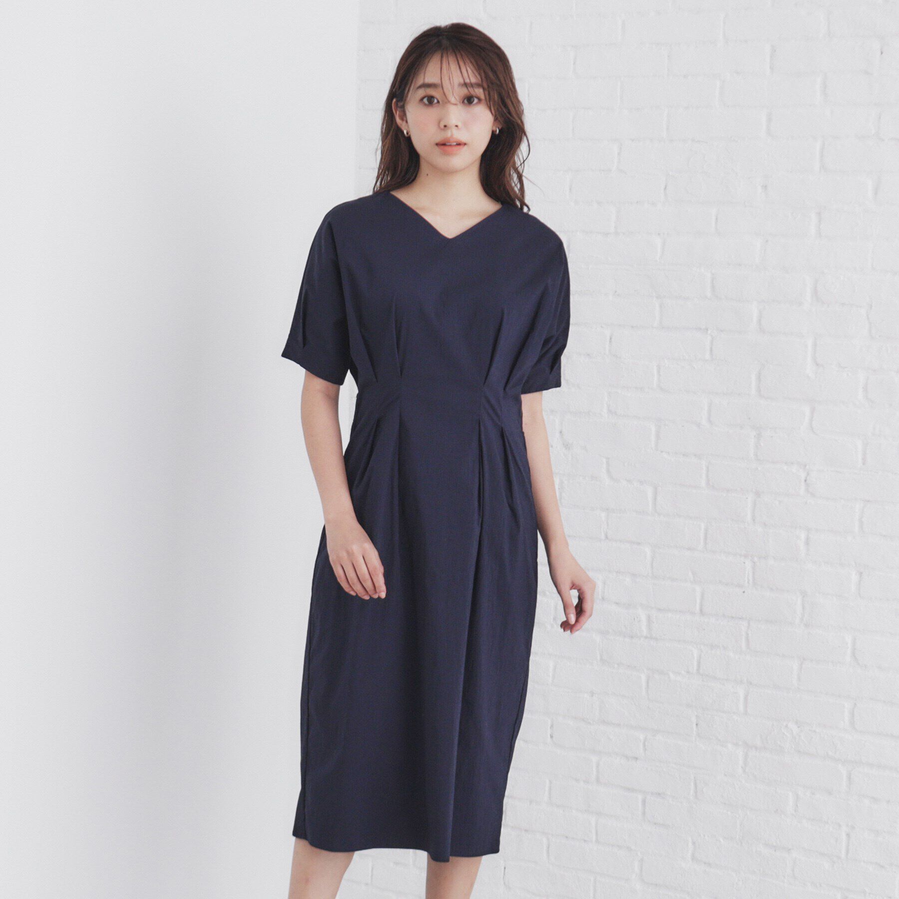 index「Vネックタックナローワンピース【洗濯機洗い可】」|ワンピース|