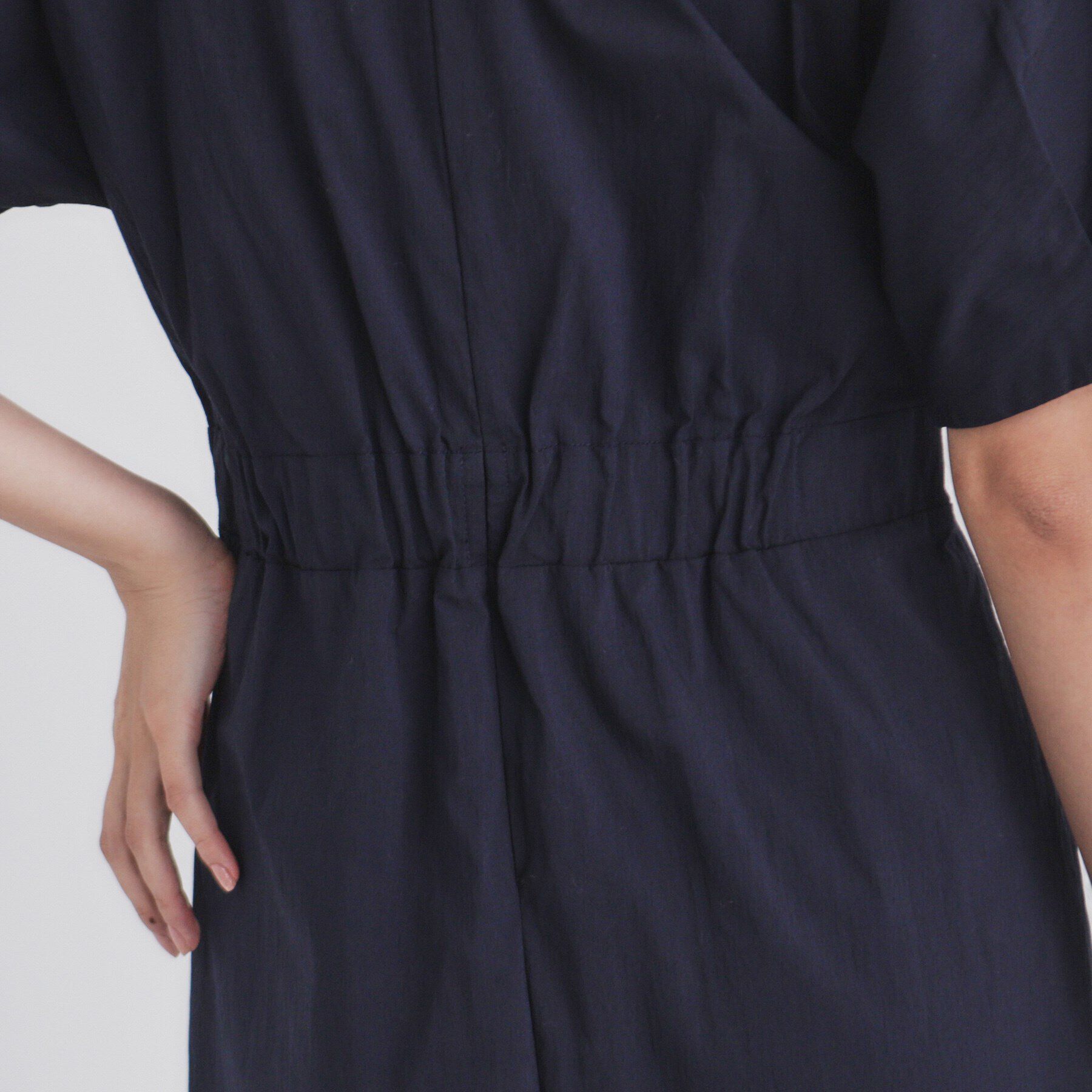 index「Vネックタックナローワンピース【洗濯機洗い可】」|ワンピース|