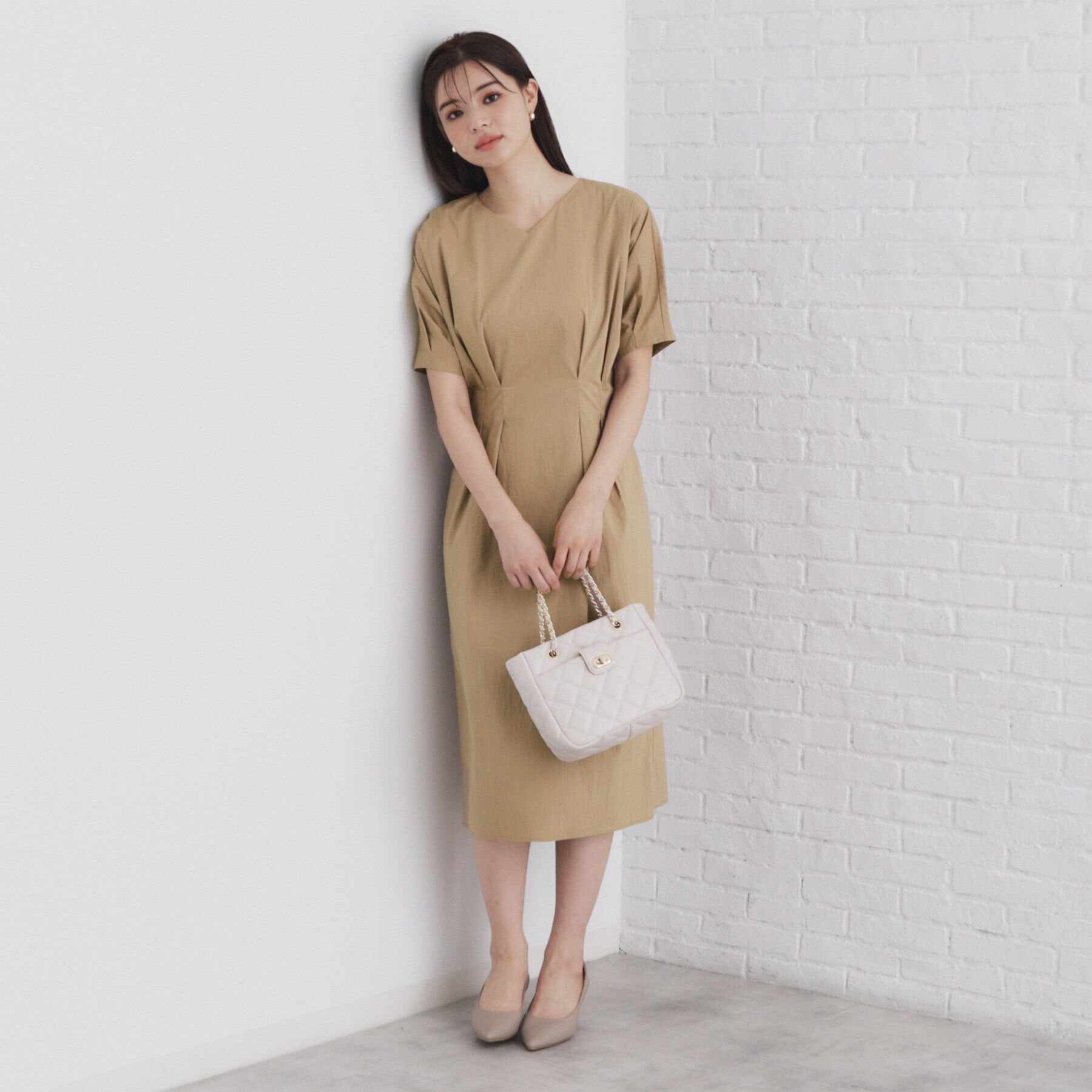 index「Vネックタックナローワンピース【洗濯機洗い可】」|ワンピース|