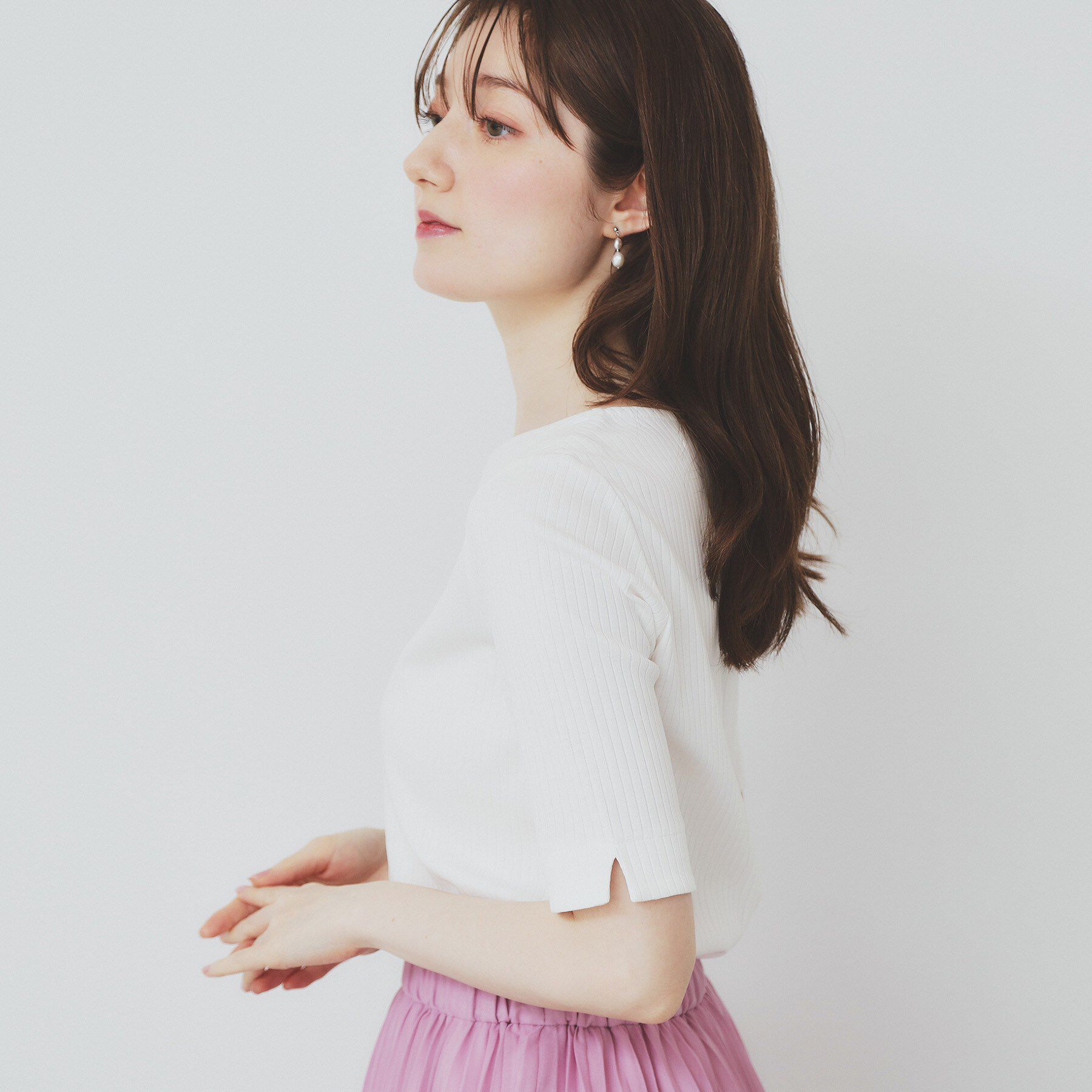 index「《7色展開/XS-LLサイズ》ボートネックリブトップス【UV/洗濯機洗い可】」|Tシャツ・カットソー|