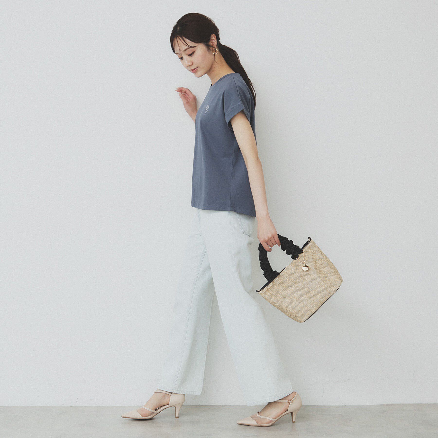 index「《6色展開/S-3Lサイズ》フラワー刺繍Tシャツ【汗ジミ防止/吸水速乾/接触冷感/UVケア/洗濯機洗」|Tシャツ・カットソー|