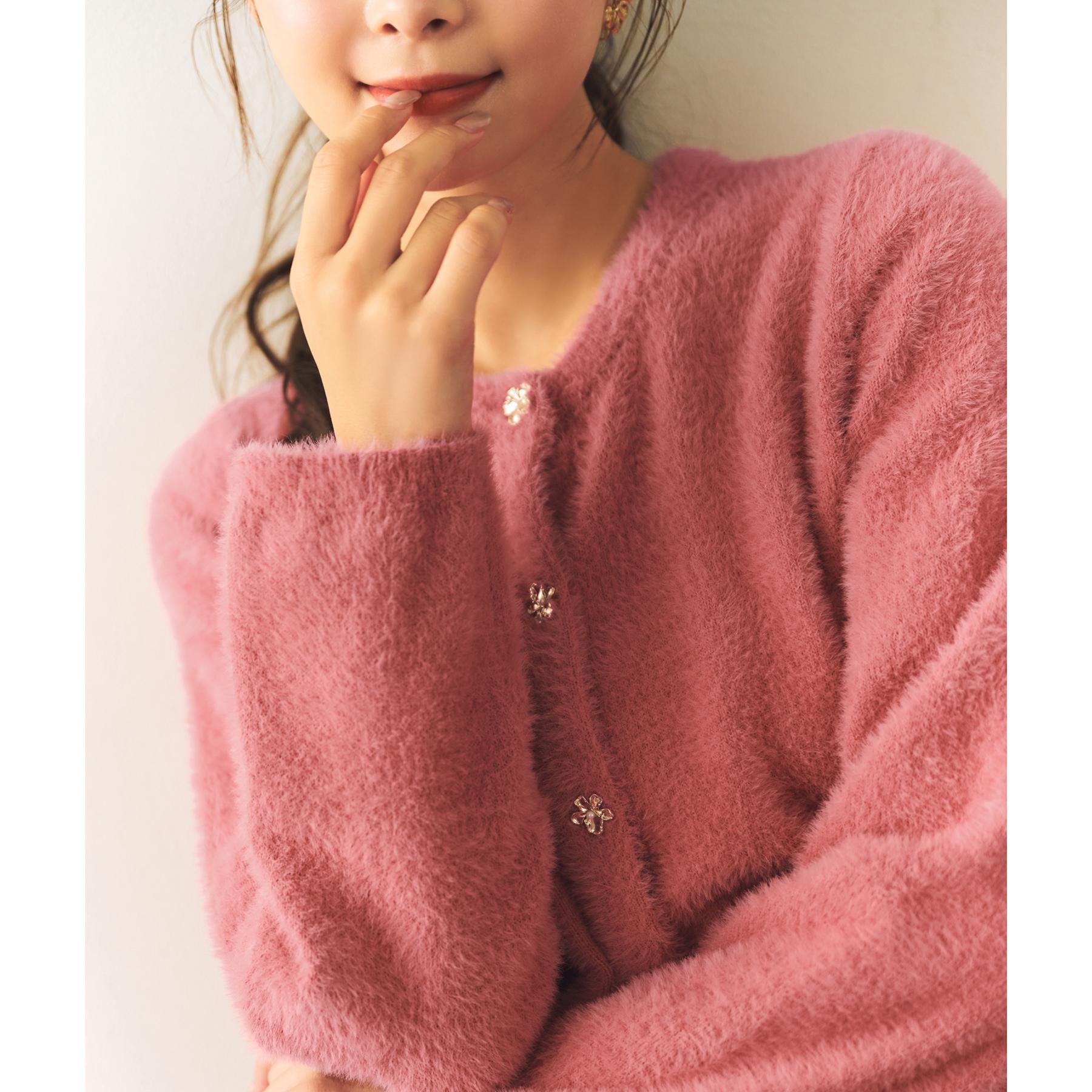 index「フェザーヤーンフラワーボタンカーディガン【洗濯機OK】」|カーディガン|