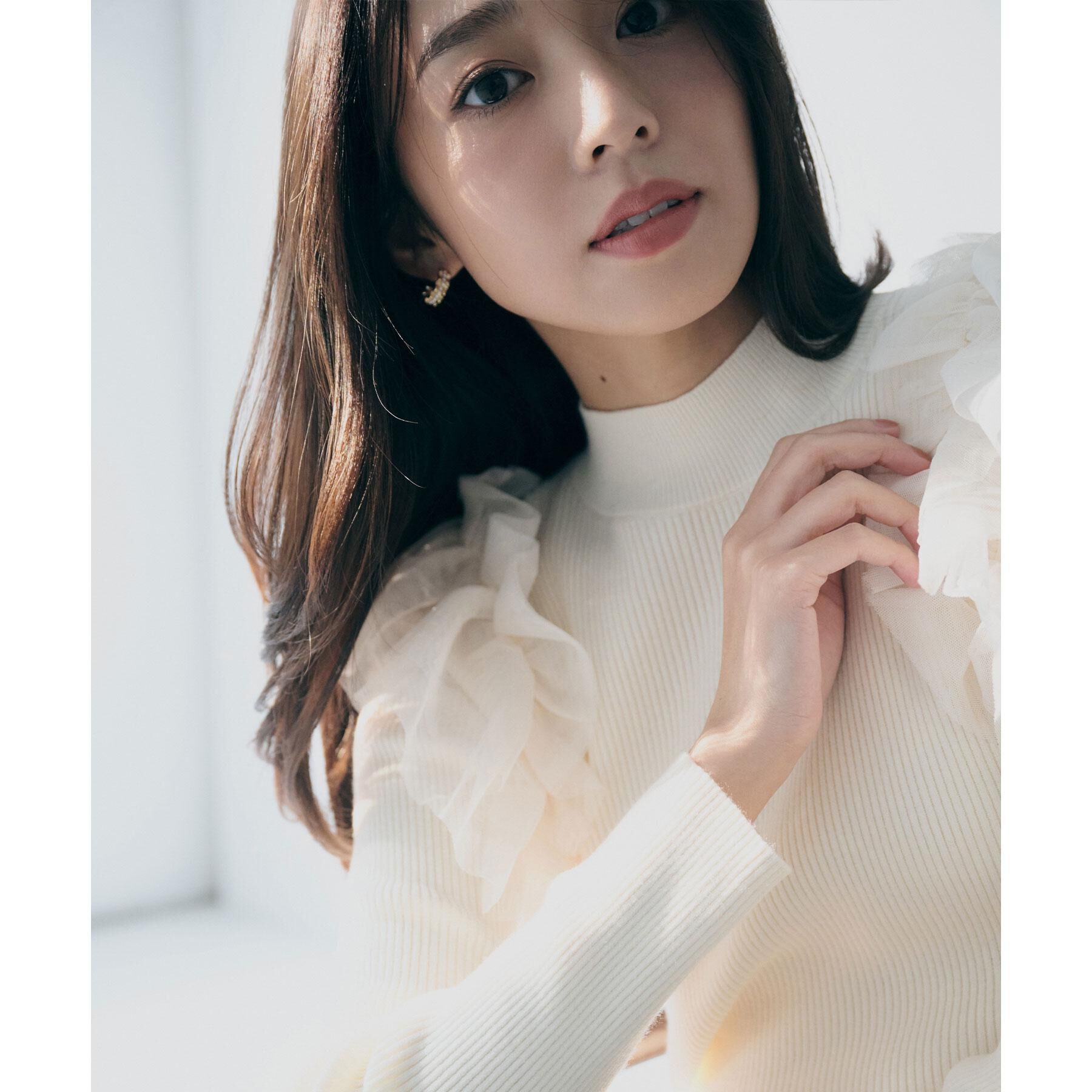 index「ショルダーチュールフリルハイネックニット【洗濯機OK/抗ピル】」|ニット・セーター|
