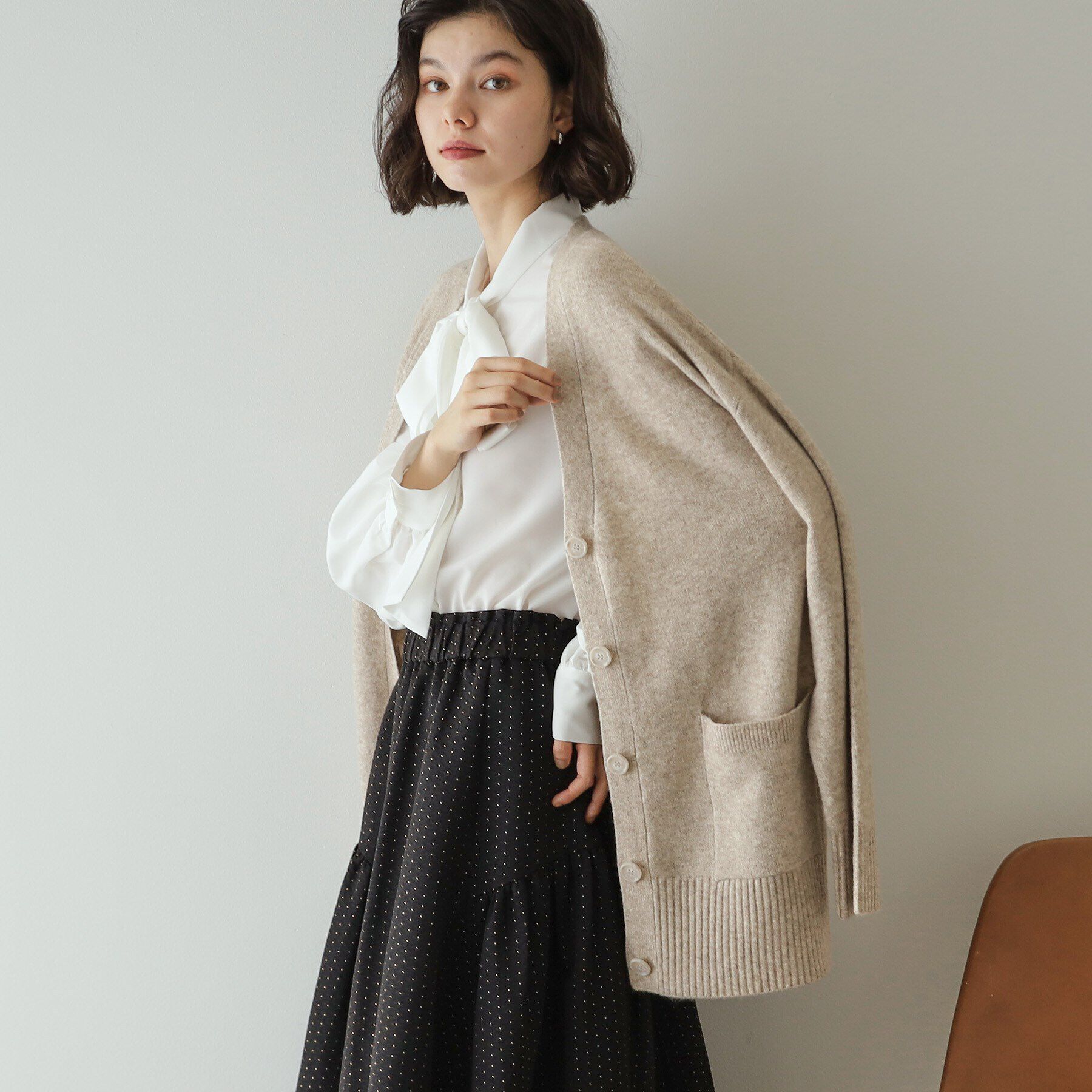 OPAQUE.CLIP「アンゴラ混リラクシーVネックニットカーディガン【洗濯機洗い可】」|カーディガン|ベージュ(052)