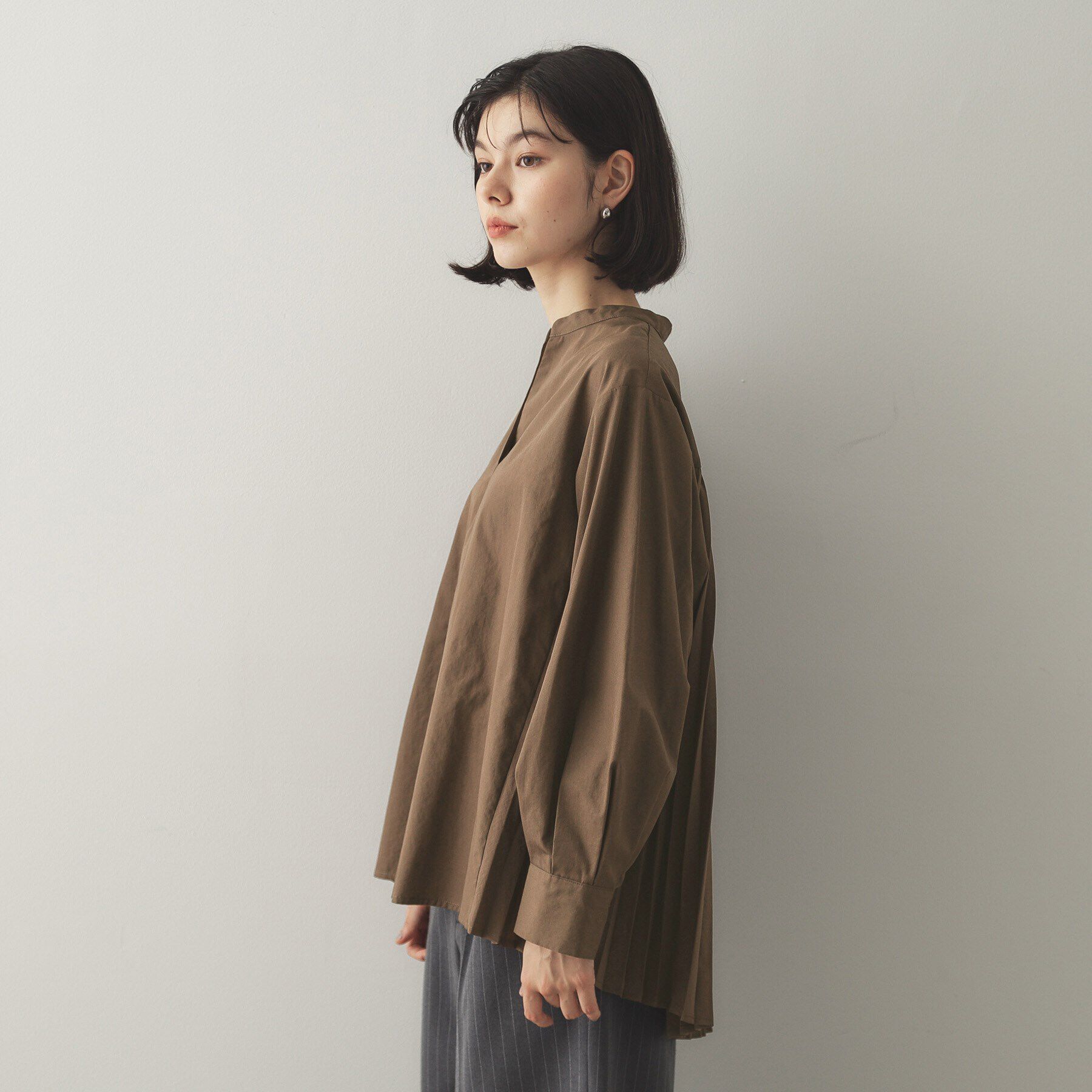 OPAQUE.CLIP「バックプリーツスキッパーシャツ【洗濯機洗い可】」|シャツ・ブラウス|