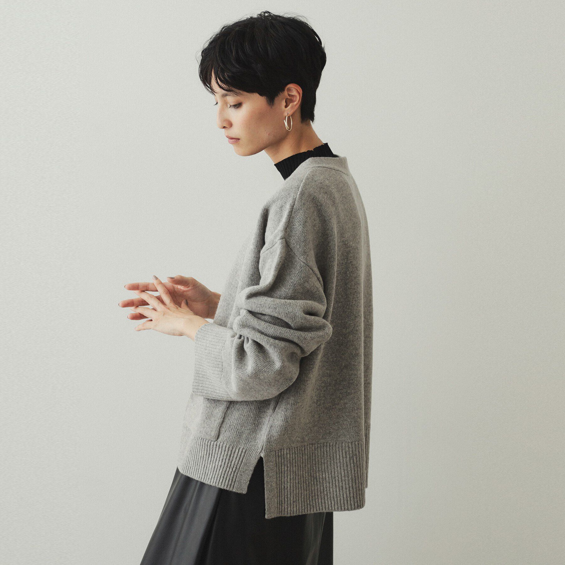 OPAQUE.CLIP「ミドルゲージVネックニットカーディガン／FILIVIVI・フィルビビ【洗える】」|カーディガン|