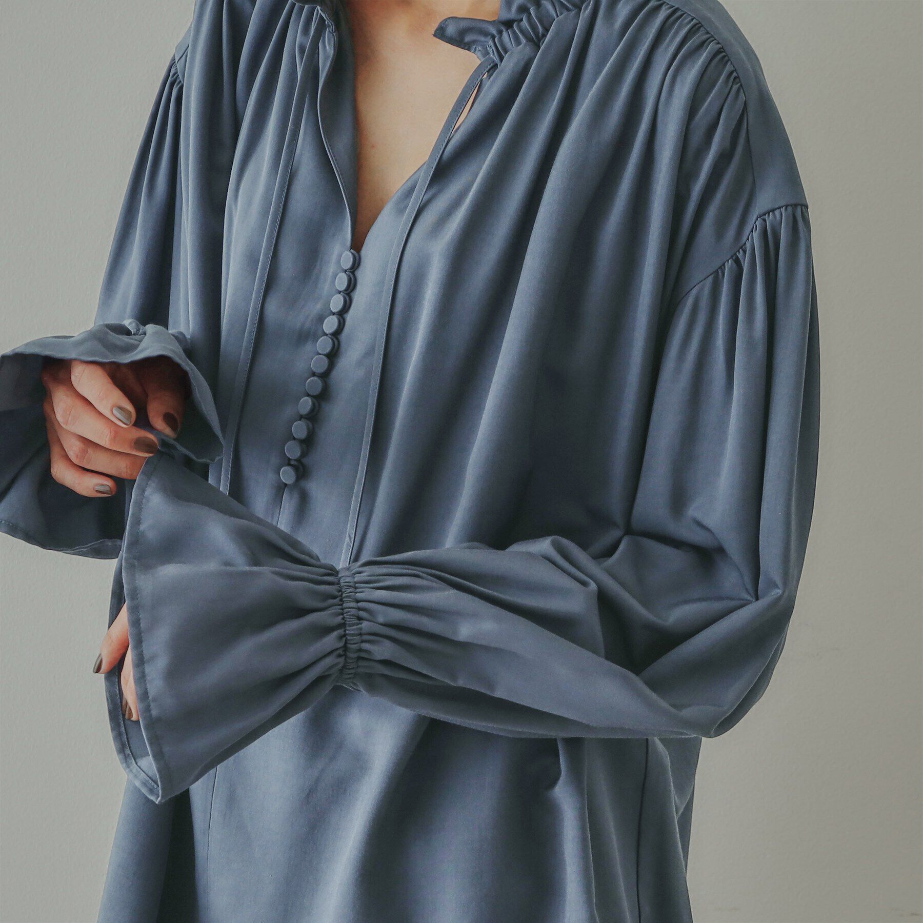 OPAQUE.CLIP「【大草直子さんコラボ】フリルネックブラウス」|シャツ・ブラウス|