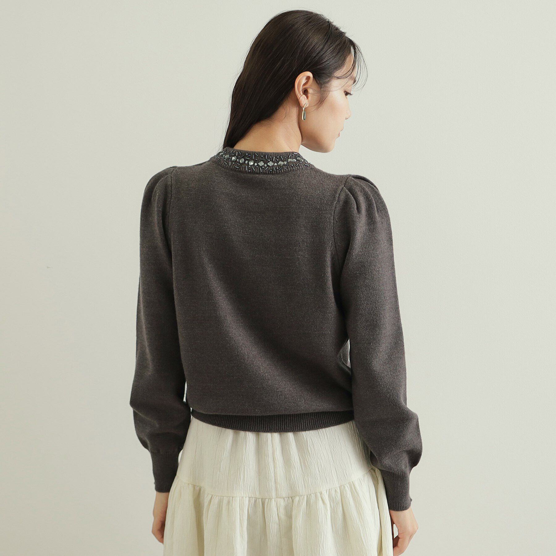 OPAQUE.CLIP「《美人百花掲載》ビジューネックパフスリーブニット【洗える】」|ニット・セーター|