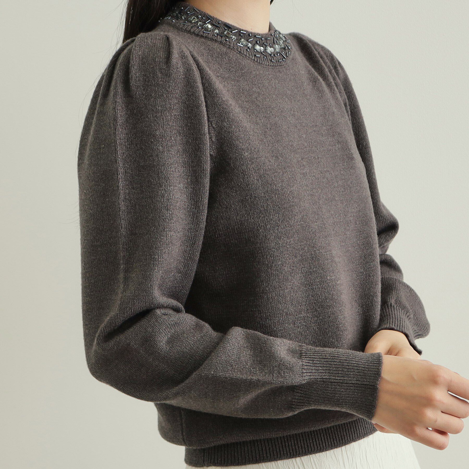 OPAQUE.CLIP「《美人百花掲載》ビジューネックパフスリーブニット【洗える】」|ニット・セーター|