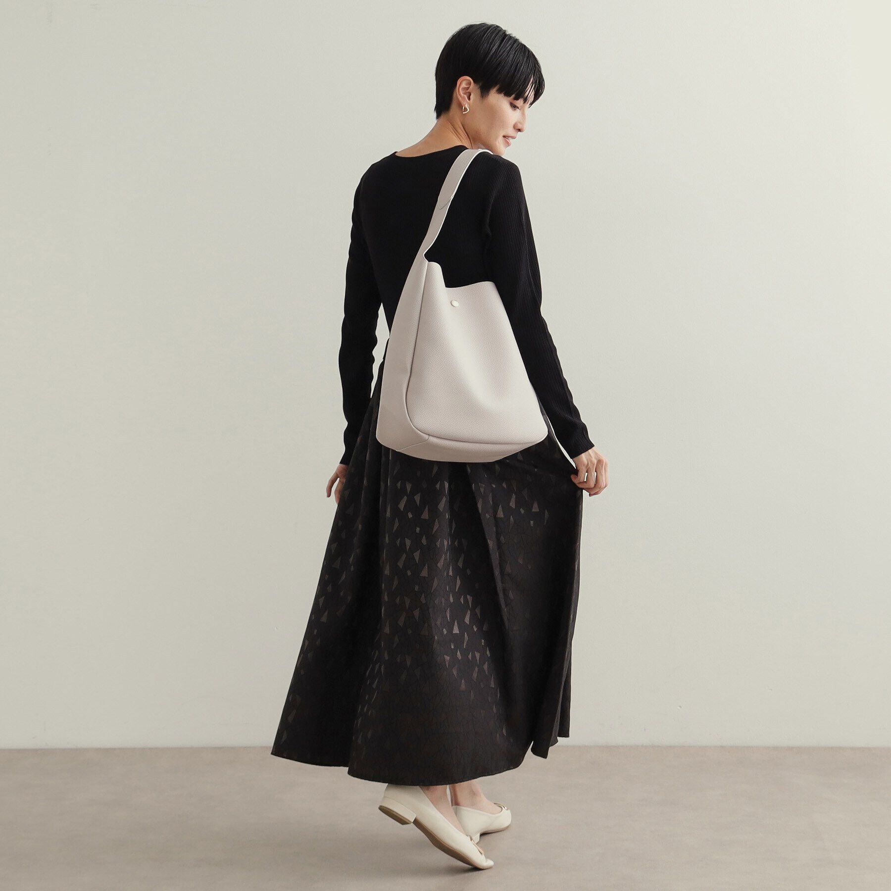 OPAQUE.CLIP「【軽量/A4サイズ対応】シュリンク合皮ワンハンドルトートバッグ」|トートバッグ|