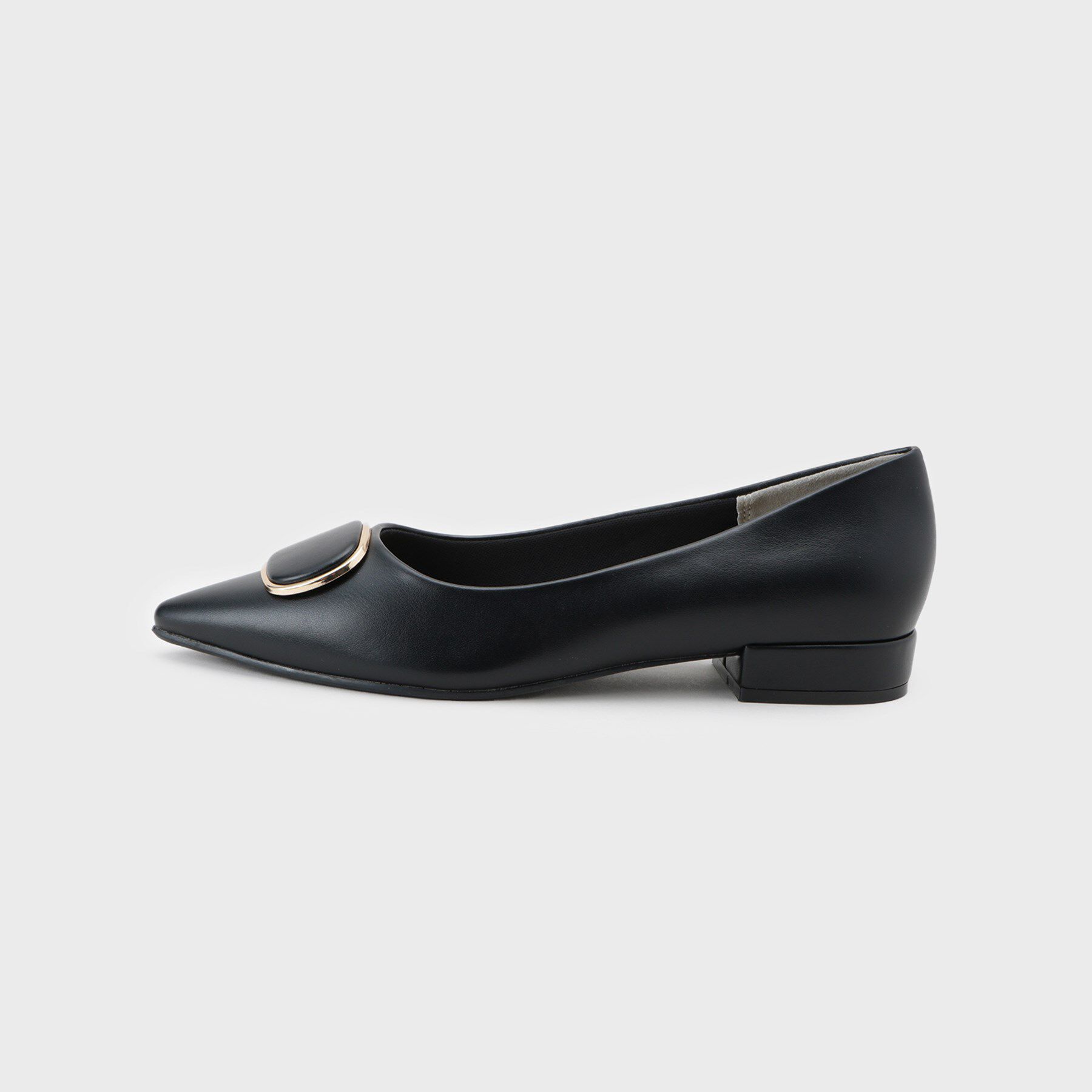 OPAQUE.CLIP「【抗菌防臭加工／通勤対応可能】デザインバックルポインテッドパンプス」|パンプス|