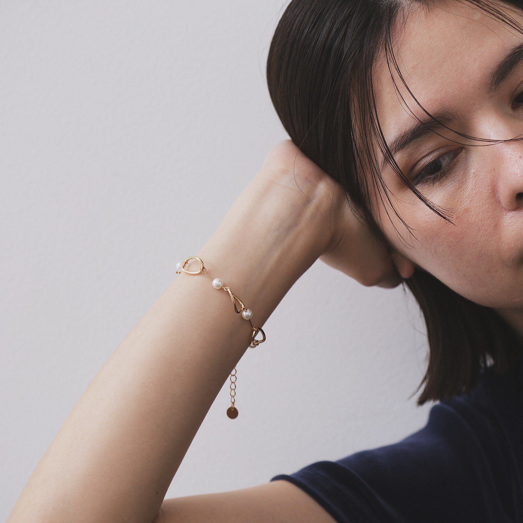 OPAQUE.CLIP「メタル&times;フェイクパールブレスレット」|ブレスレット・バングル|