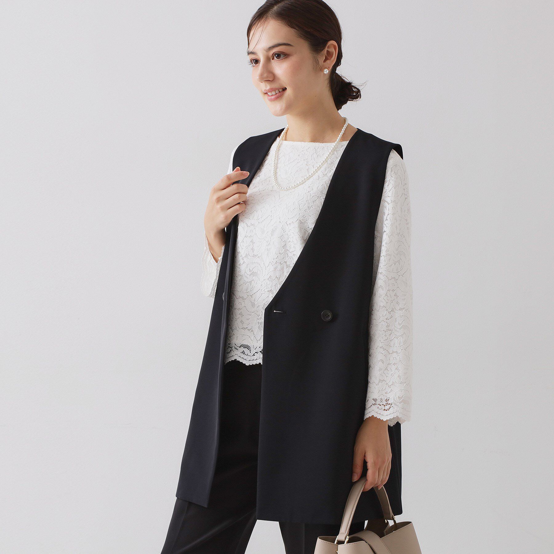 OPAQUE.CLIP「≪通勤・セレモニー対応≫Vネックミドルジレ【洗濯機OK】」|ベスト・ジレ|ブラック(019)