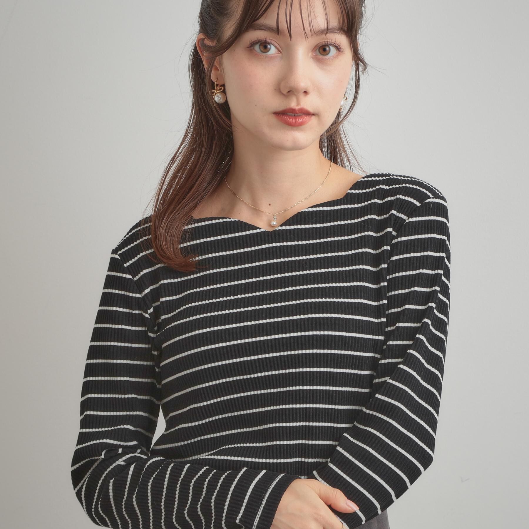 Couture broach「【マシンウォッシャブル・通勤・大人可愛い】ハートネックテレコプルオーバー」|Tシャツ・カットソー|