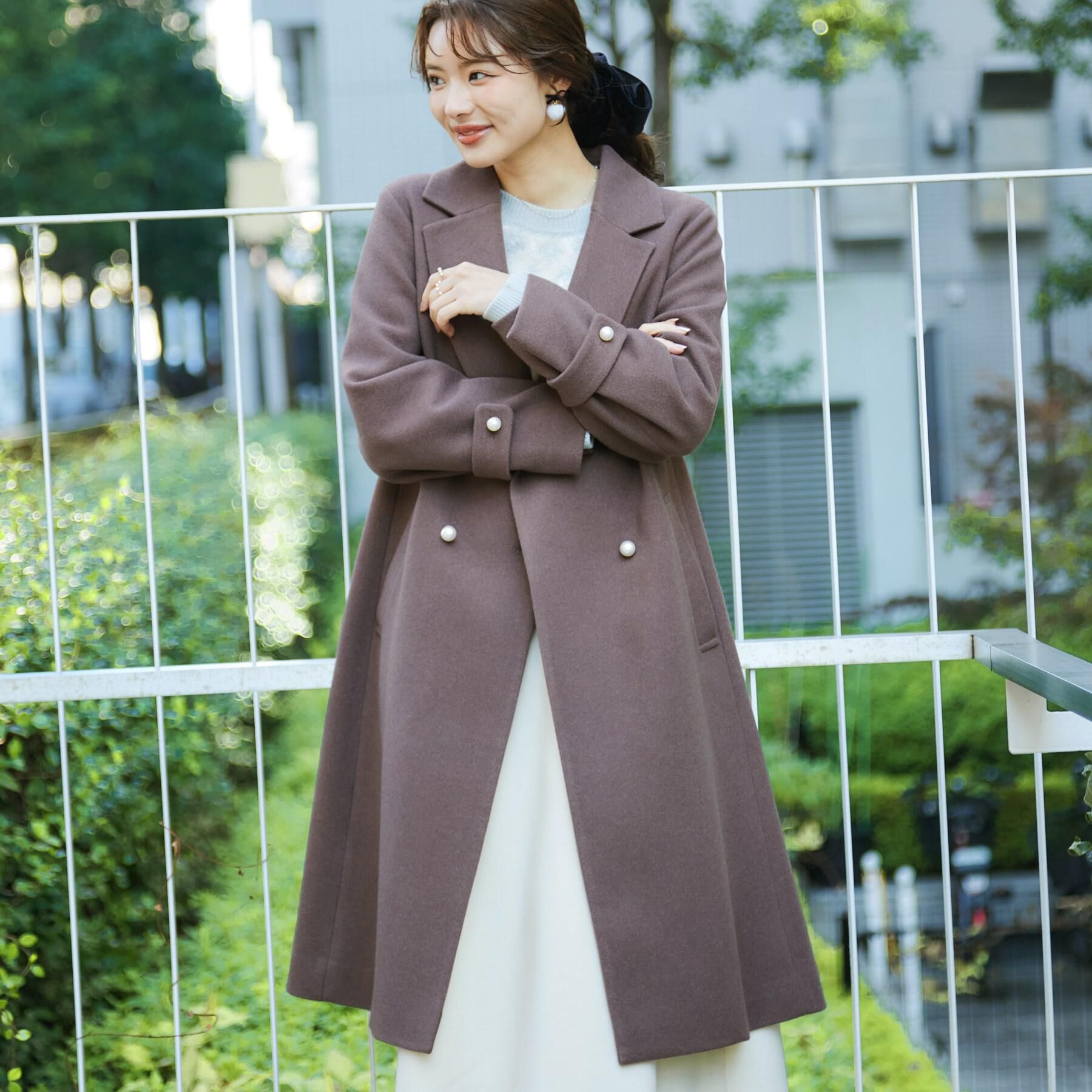 Couture broach「【大人上品・ベルト付き】パール調釦チェスターコート」|チェスターコート|