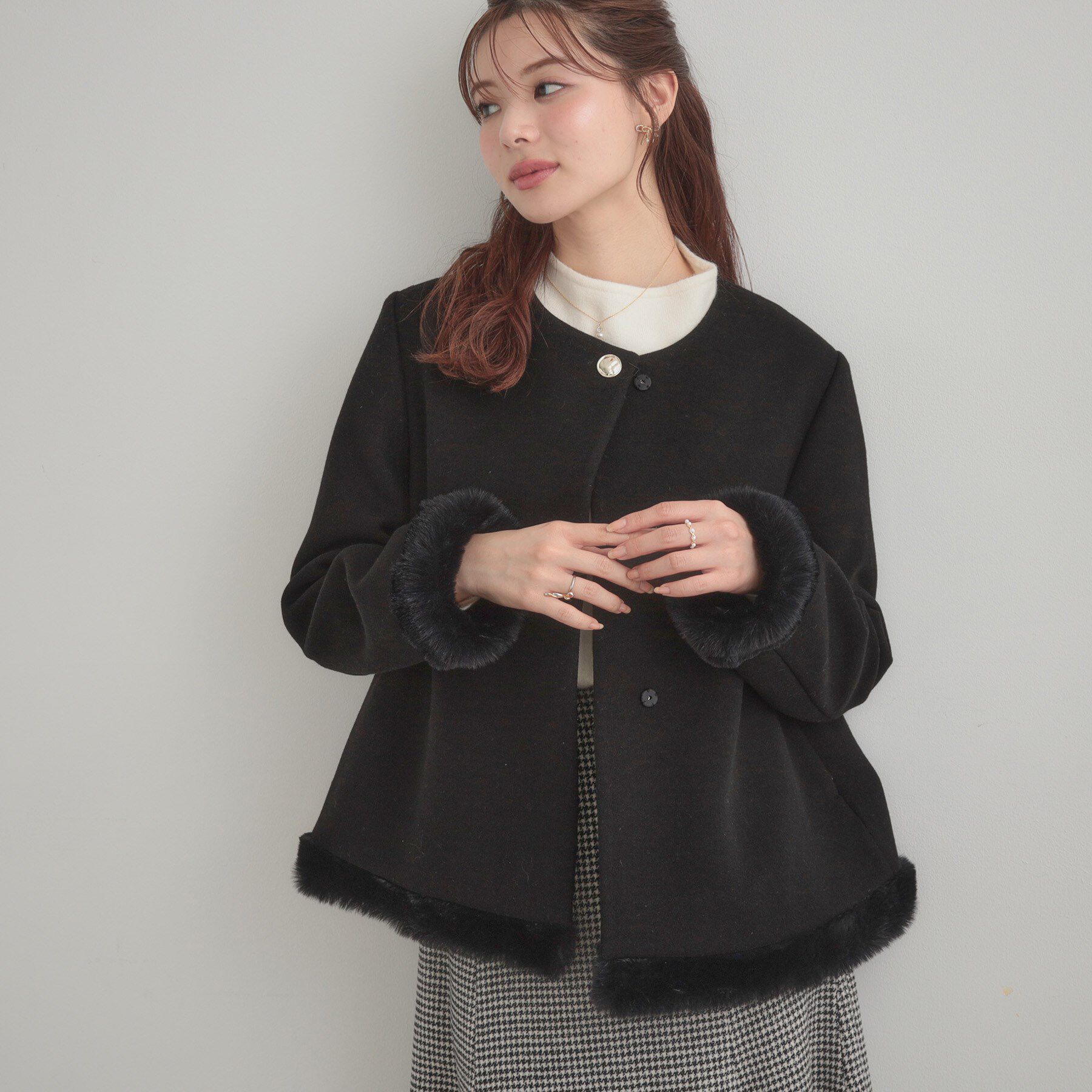 Couture broach「【大人レディ・フェイクファー取り外し可能】ケープ風ショートコート」|ノーカラーコート|