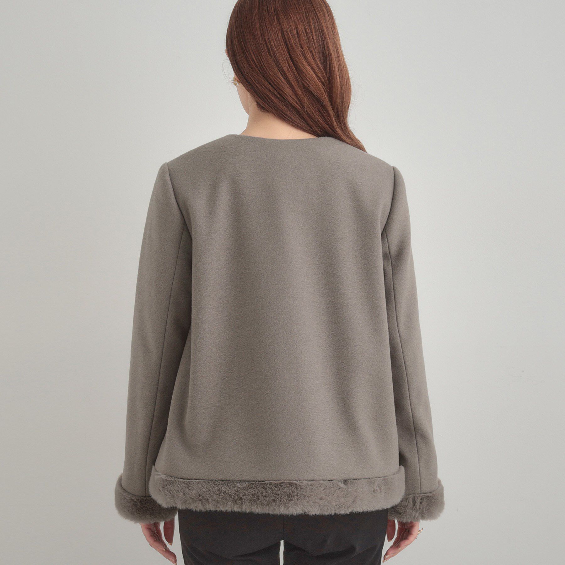 Couture broach「【大人レディ・フェイクファー取り外し可能】ケープ風ショートコート」|ノーカラーコート|