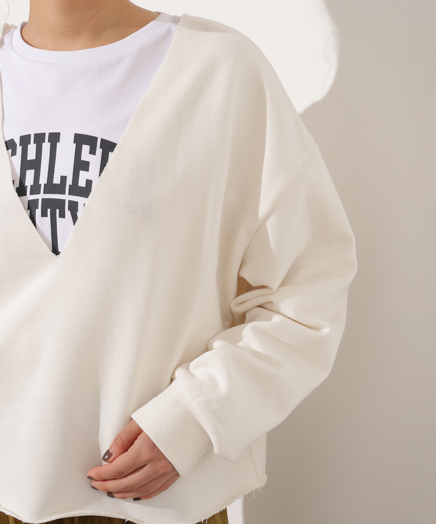  「Vネックスウェットプルオーバー」|Tシャツ・カットソー|