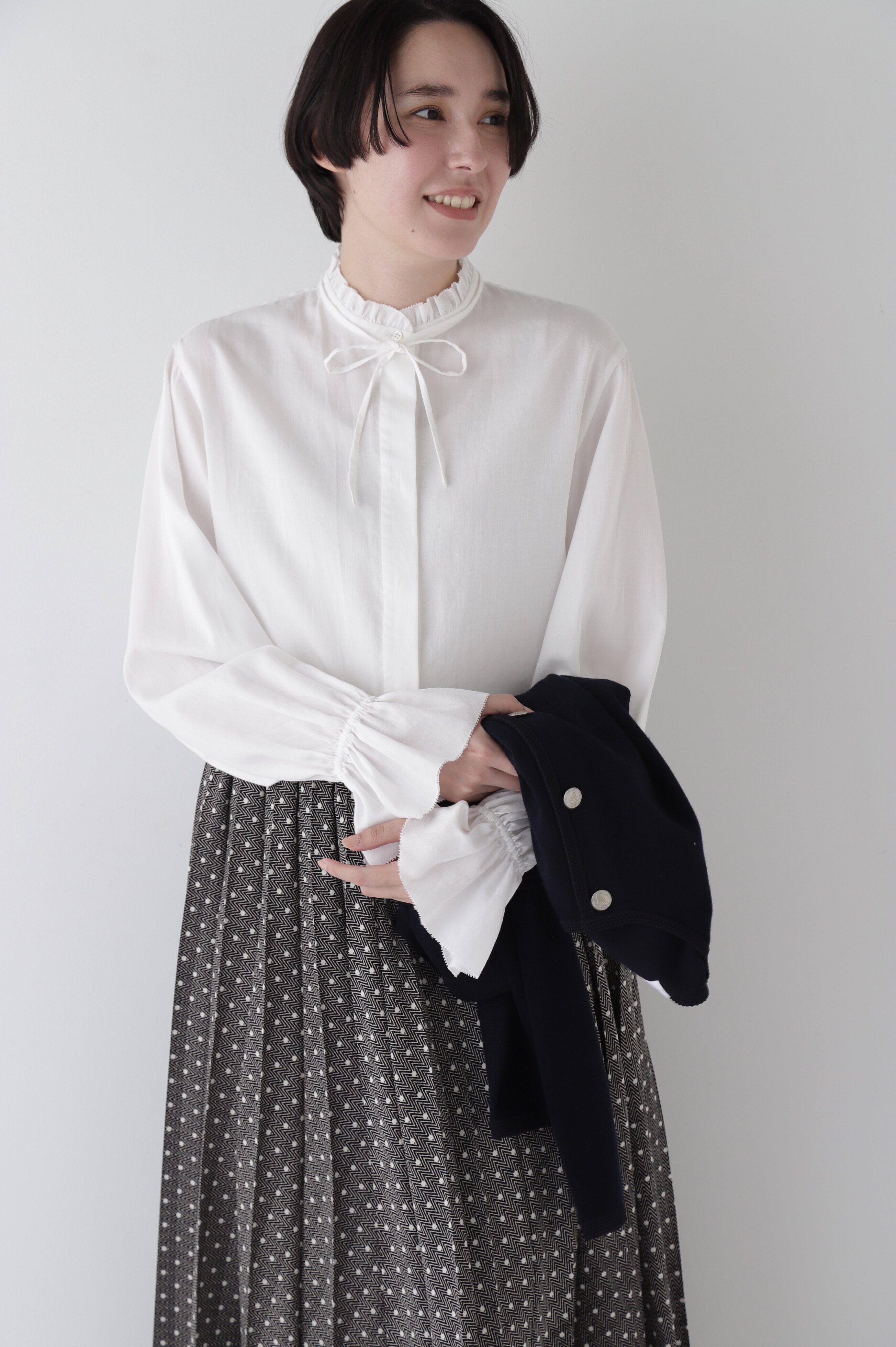  「◆スタンドフリルボリュームブラウス」|シャツ・ブラウス|ホワイト