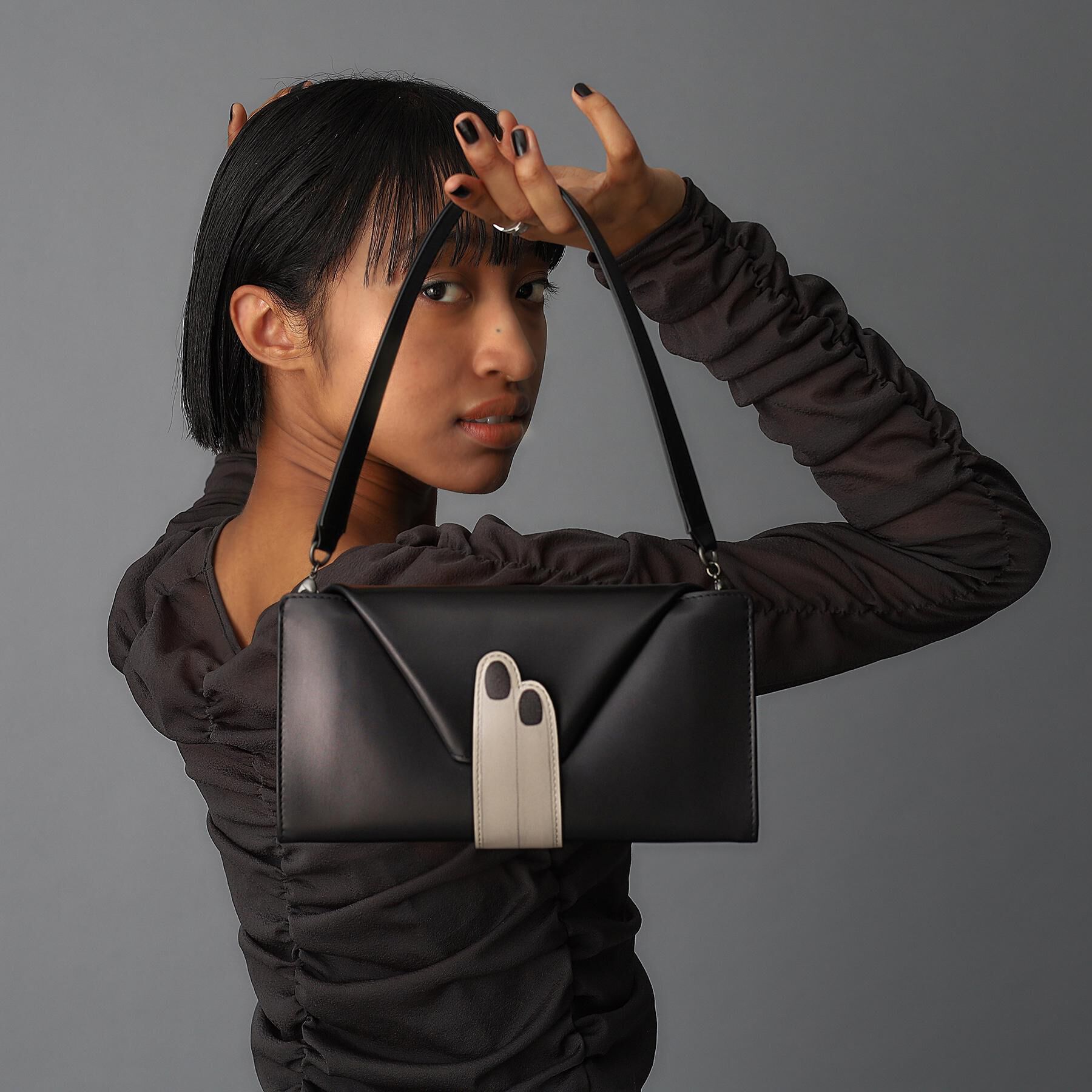 HIROKO HAYASHI「LEO NECESSARIO（レオ ネチェサリオ）ショルダー付き長財布」|財布|