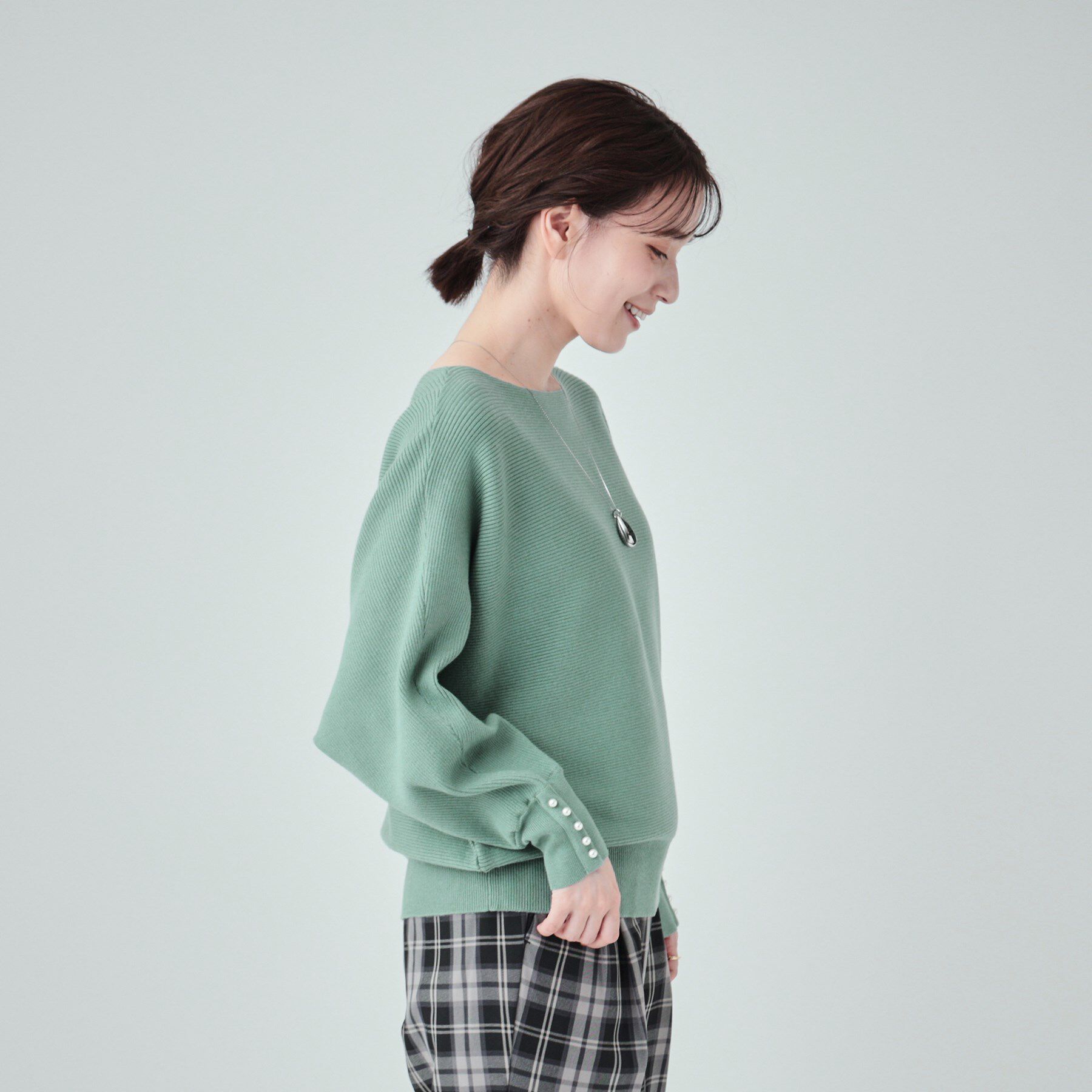 SHOO･LA･RUE「【高レビュー/洗える】優しく上品に リブドルマン お袖フェイクパールニット」|ニット・セーター|