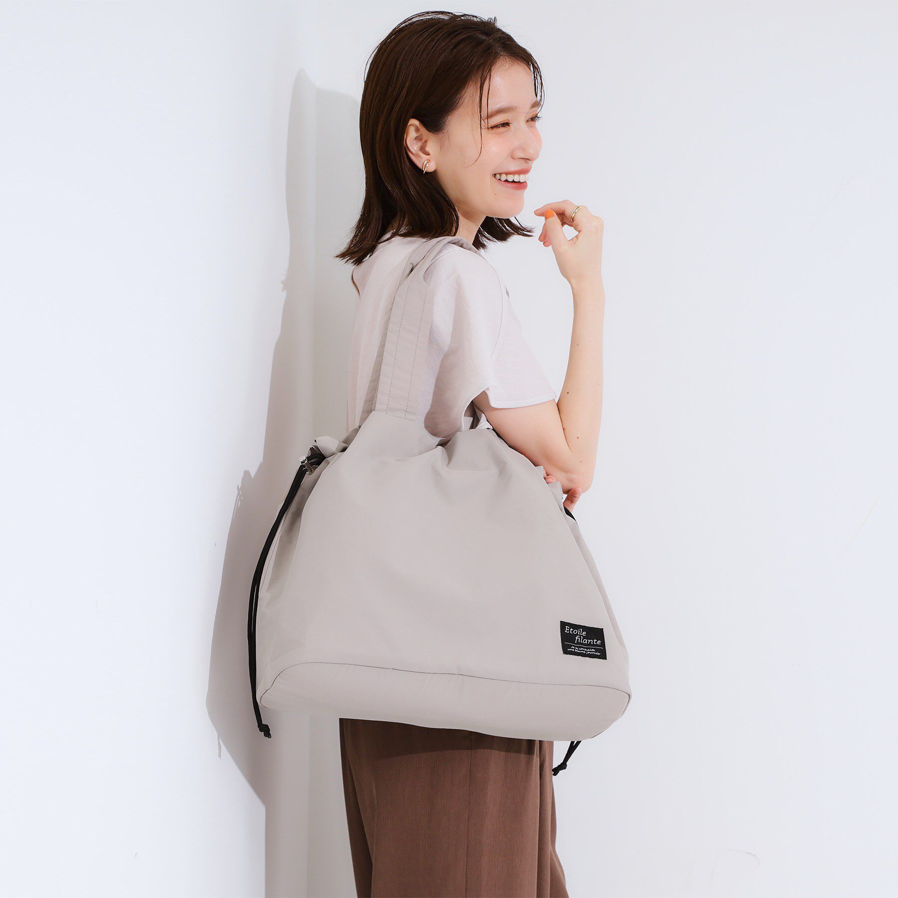 SHOO･LA･RUE「【撥水】ビッグ巾着トートバッグ」|トートバッグ|トープ(054)