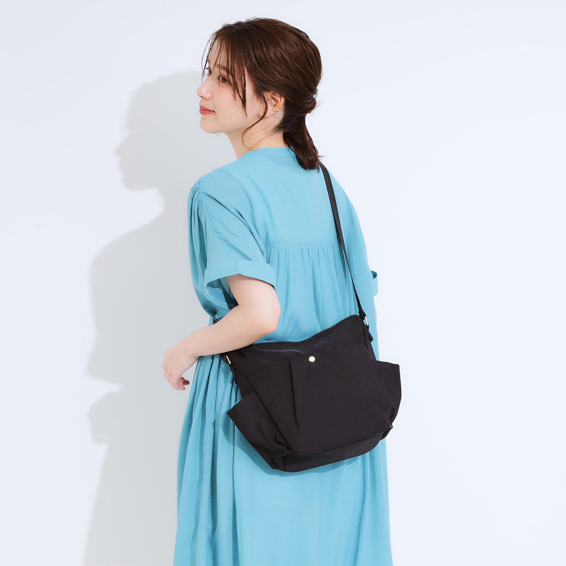 SHOO･LA･RUE「【撥水】フロントタック9ポケットショルダーバッグ」|ショルダー・メッセンジャー|