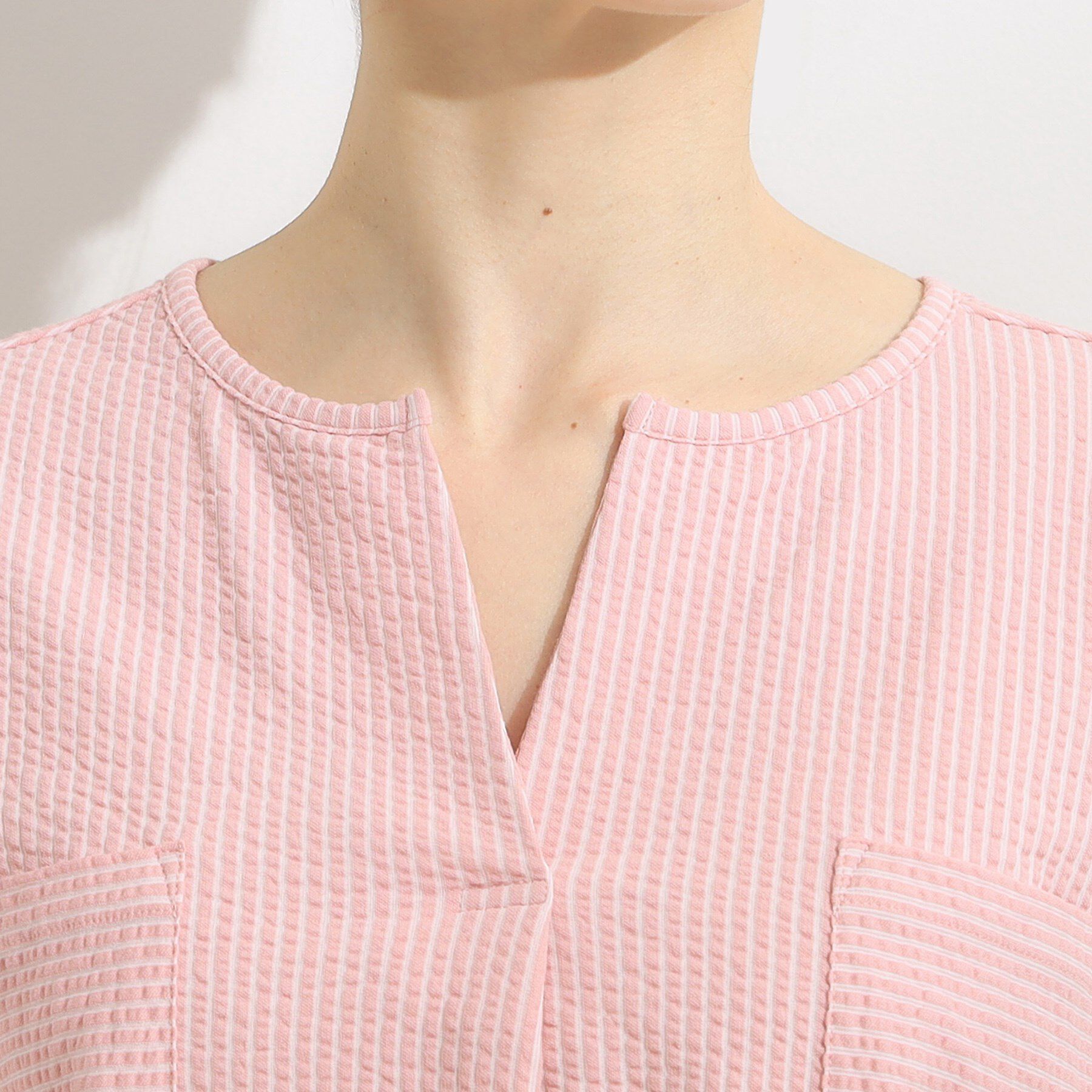 SHOO･LA･RUE「【洗える/S-LL】シルエット変化を楽しめる サッカーストライプ柄スキッパートップス」|Tシャツ・カットソー|