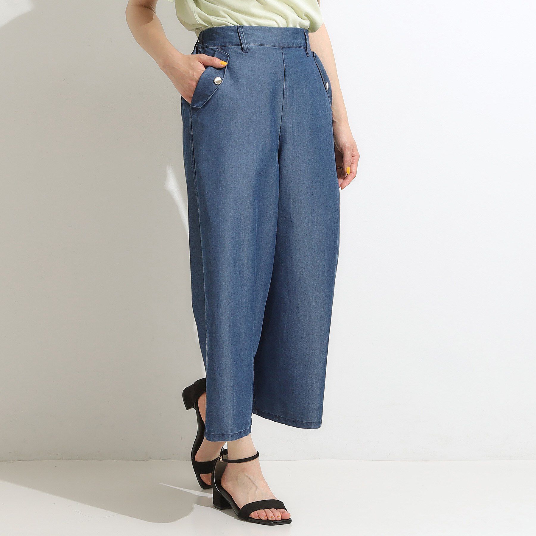 SHOO･LA･RUE「【洗える/S-LL/ひんやり】金ボタンがアクセント　大人のデニムガウチョパンツ」|デニム|