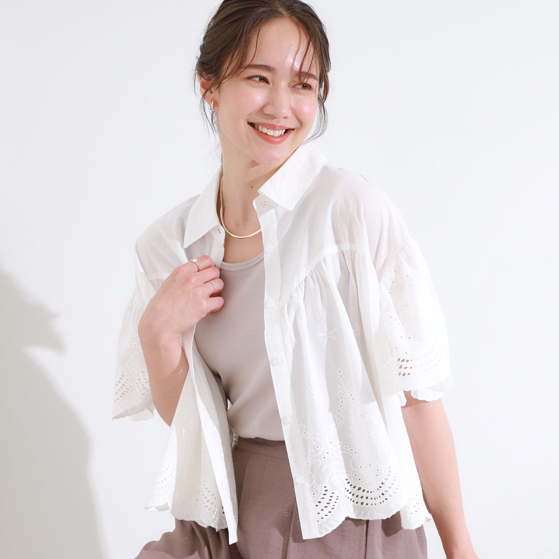 SHOO･LA･RUE「コーデの主役になる スカラップレースブラウス」|シャツ・ブラウス|ホワイト(001)