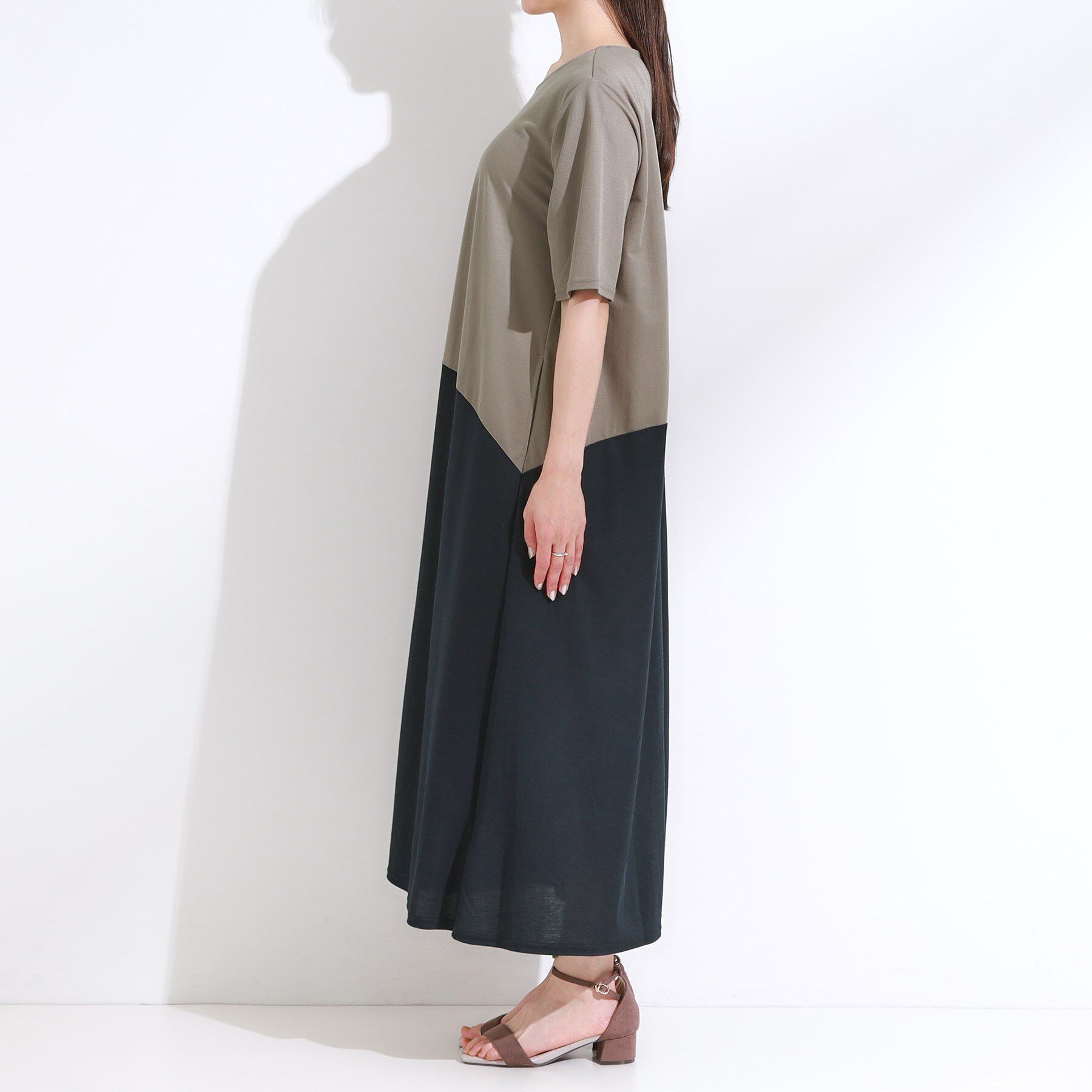 SHOO･LA･RUE「【S-LL/ひんやり/体型カバー】さらりと着られる バイカラーAラインワンピース」|ワンピース|