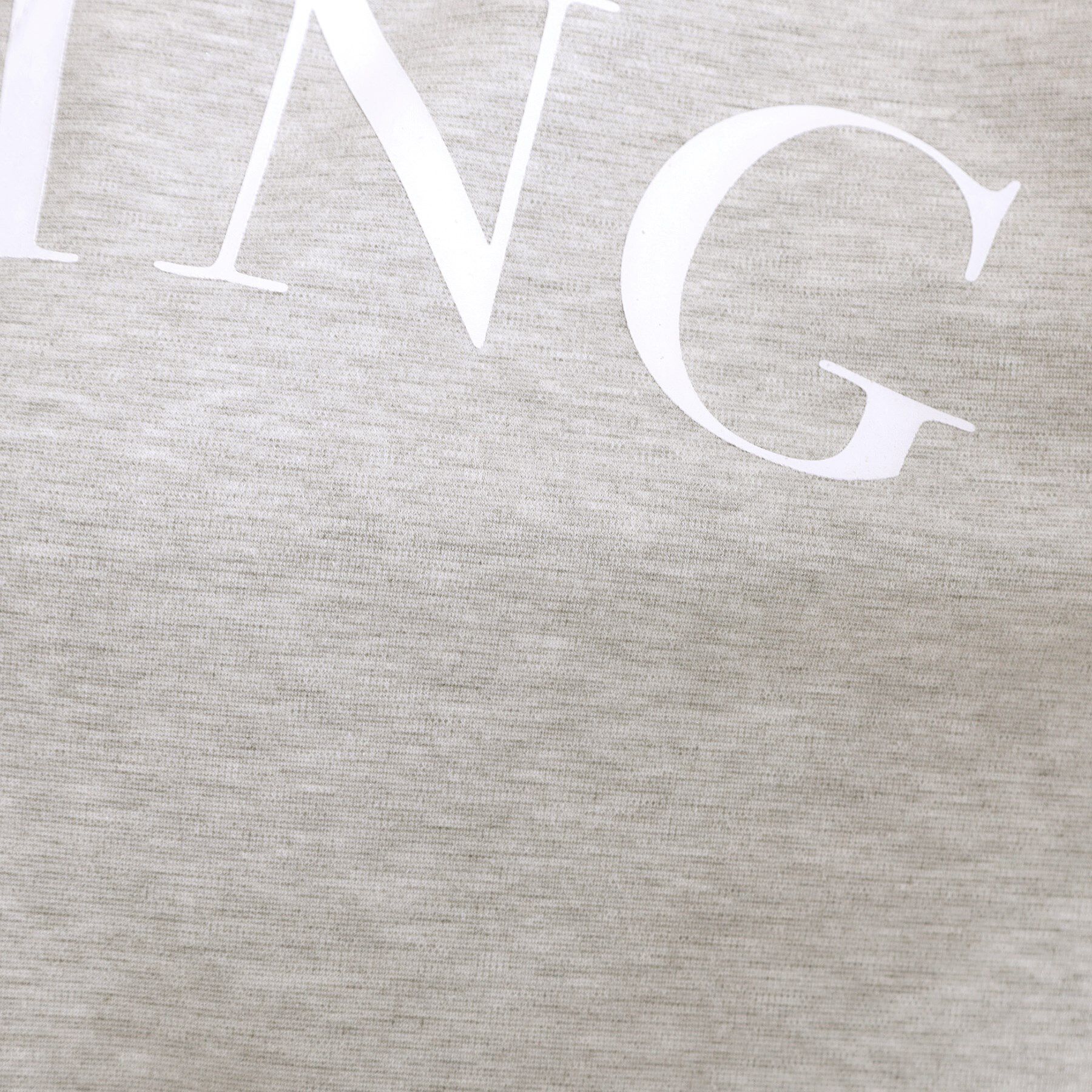 SHOO･LA･RUE「【洗える】Vネックですっきり見え ロゴトップス」|Tシャツ・カットソー|