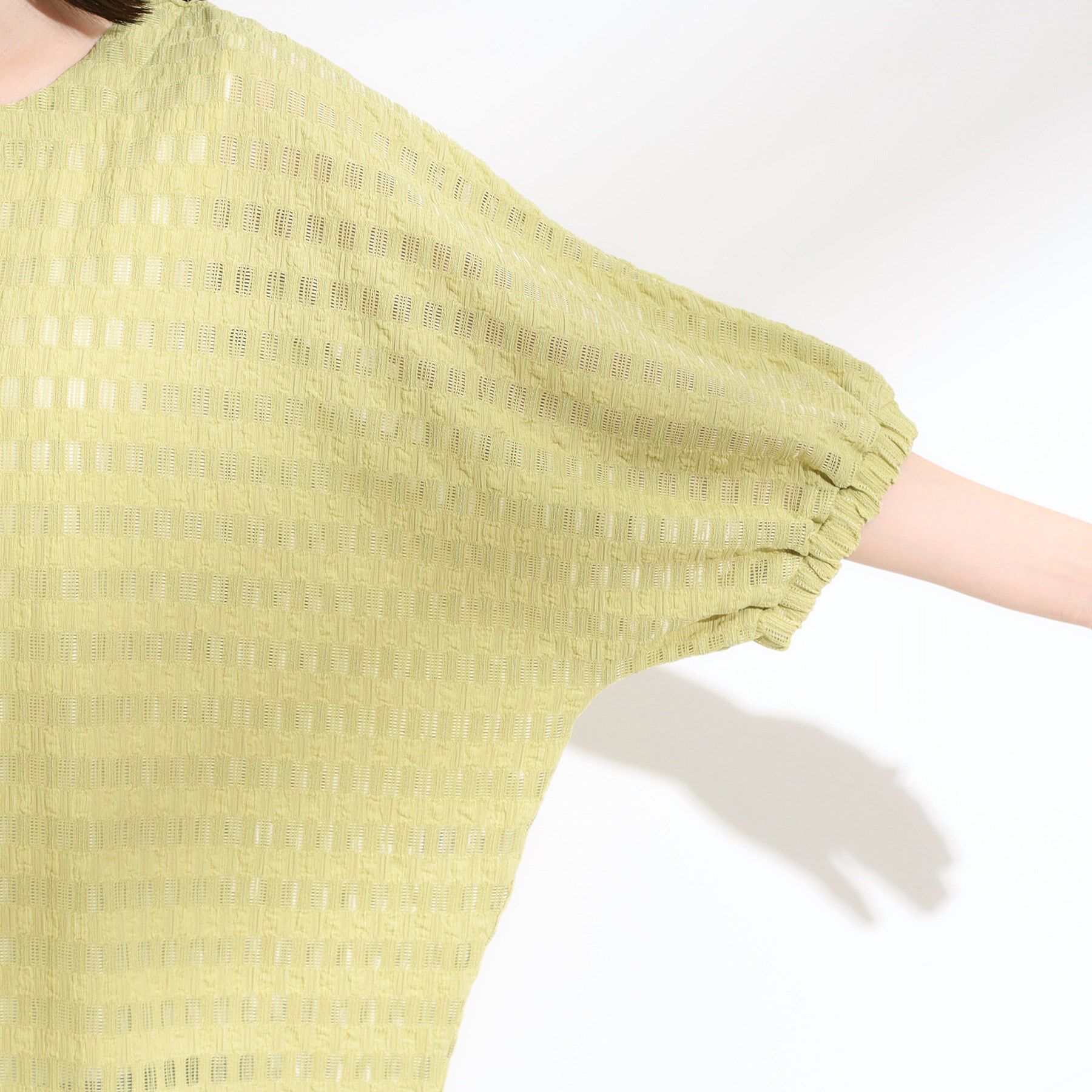 SHOO･LA･RUE「【S-LL】涼やかで好印象 シアーチェック ドルマントップス」|Tシャツ・カットソー|