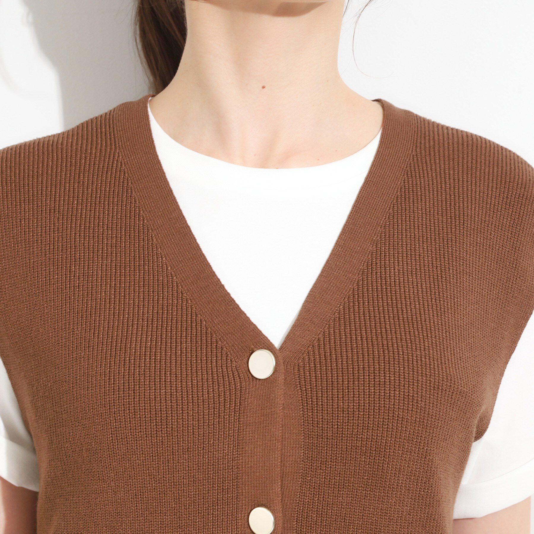 SHOO･LA･RUE「【S-LL】ゴールドボタンが上品 大人のニットベスト」|ベスト・ジレ|