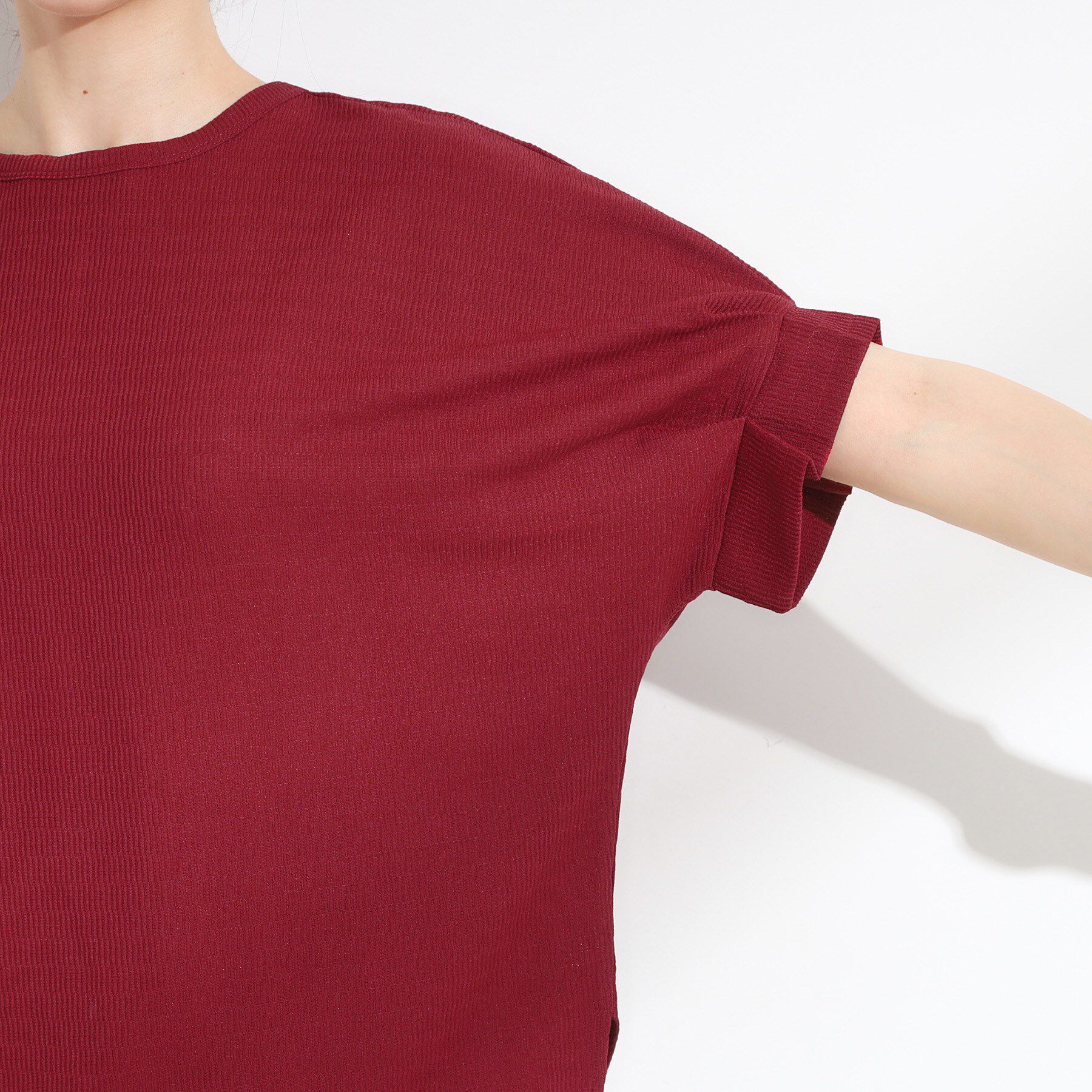 SHOO･LA･RUE「【S-LL/洗える】お袖のタックがアクセント インせず着られる さらさらドルマントップス」|Tシャツ・カットソー|