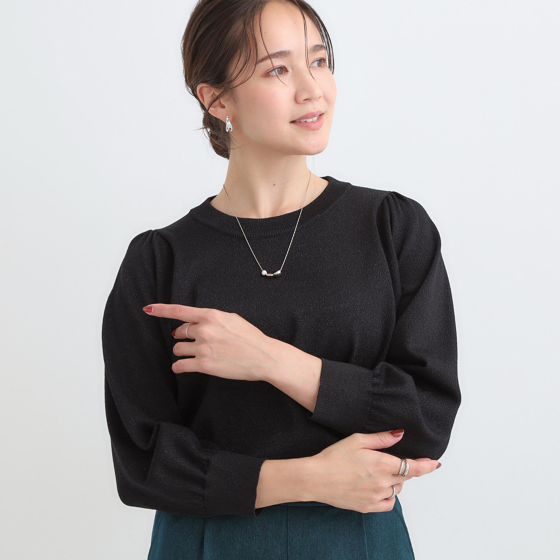 SHOO･LA･RUE「【洗濯機可/S-LL/アンサンブル可】8分袖で手元を華奢に魅せる さらっとタッチニット」|ニット・セーター|ブラック(019)