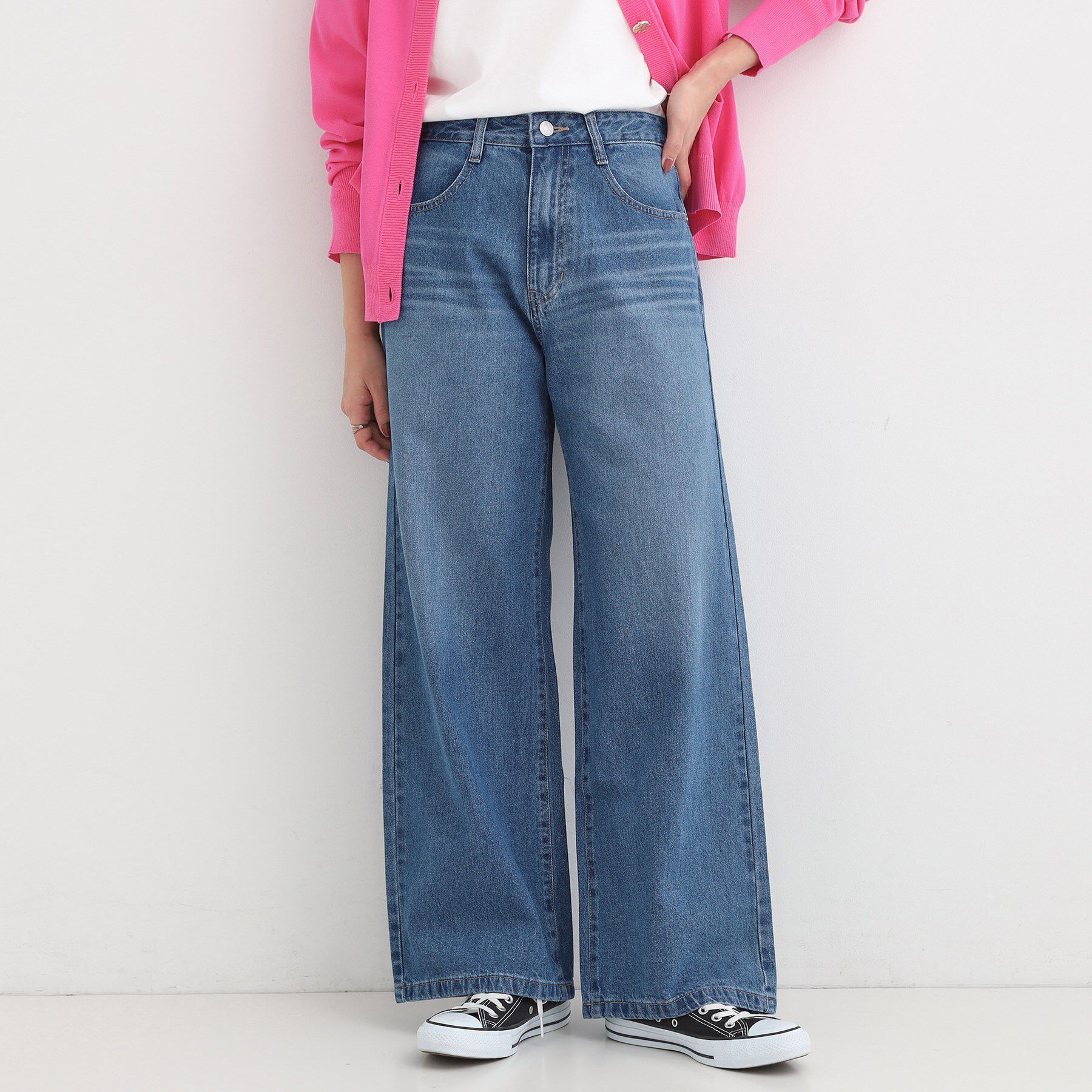 SHOO･LA･RUE「【S-LL】脚のラインを拾いにくい デニムワイドパンツ」|デニム|ブルー(092)