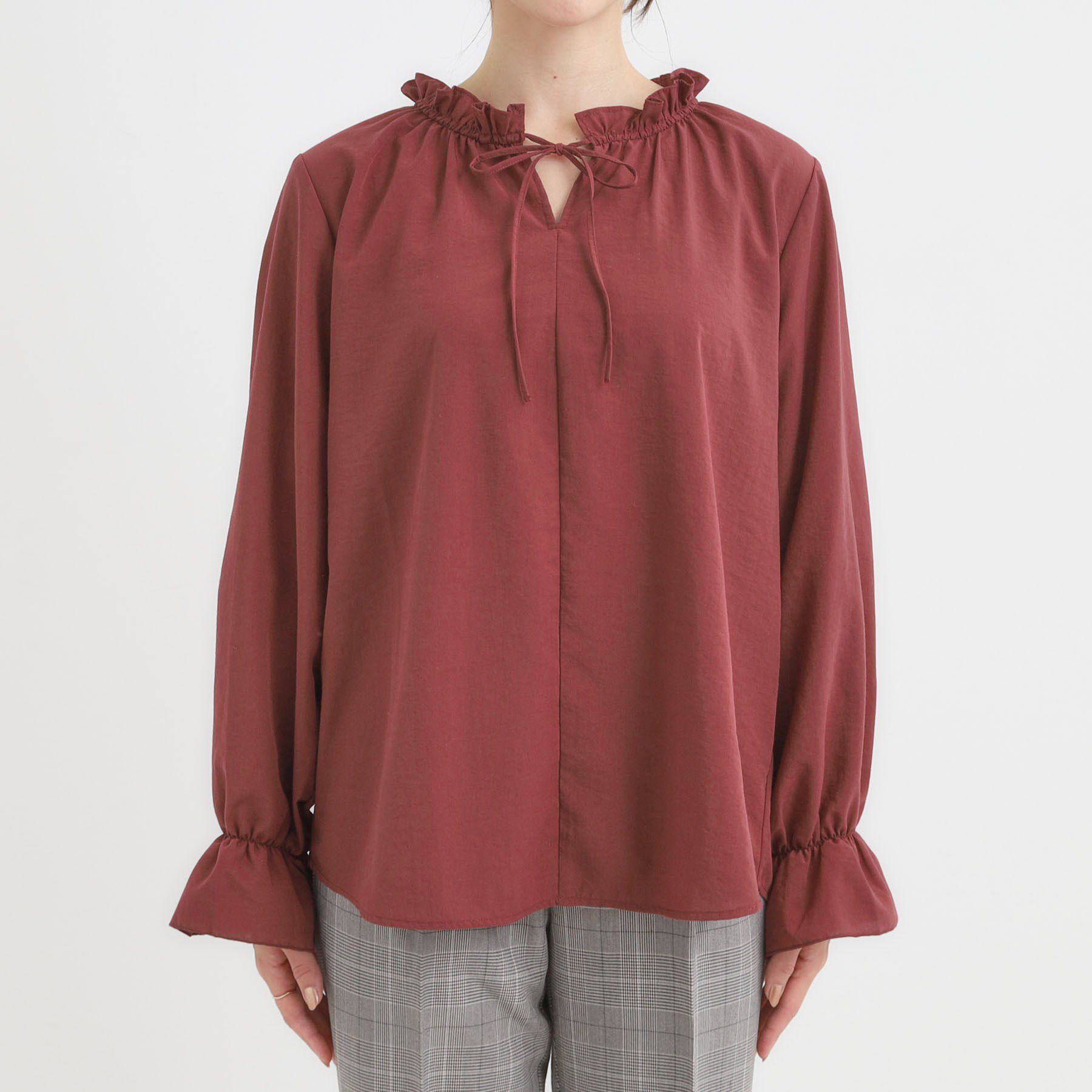 SHOO･LA･RUE「【S-LL/洗濯後しわになりにくい/吸水速乾/UV】大人フェミニンな装いに 襟フリルブラウス」|シャツ・ブラウス|