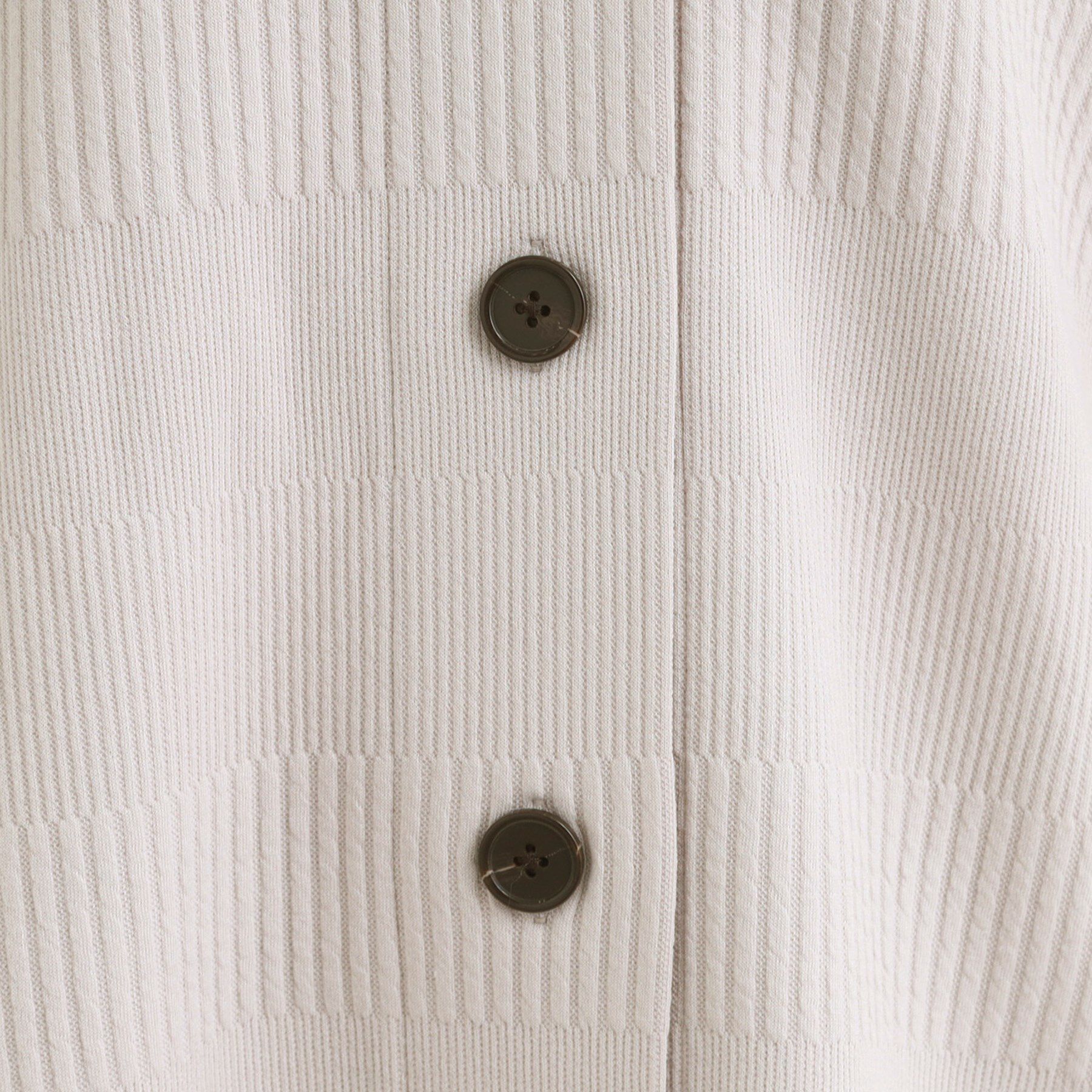 SHOO･LA･RUE「【高レビュー/春まで着られる】体型をカバーしながらスマートに魅せる ラインジャカードコーディガン」|カーディガン|