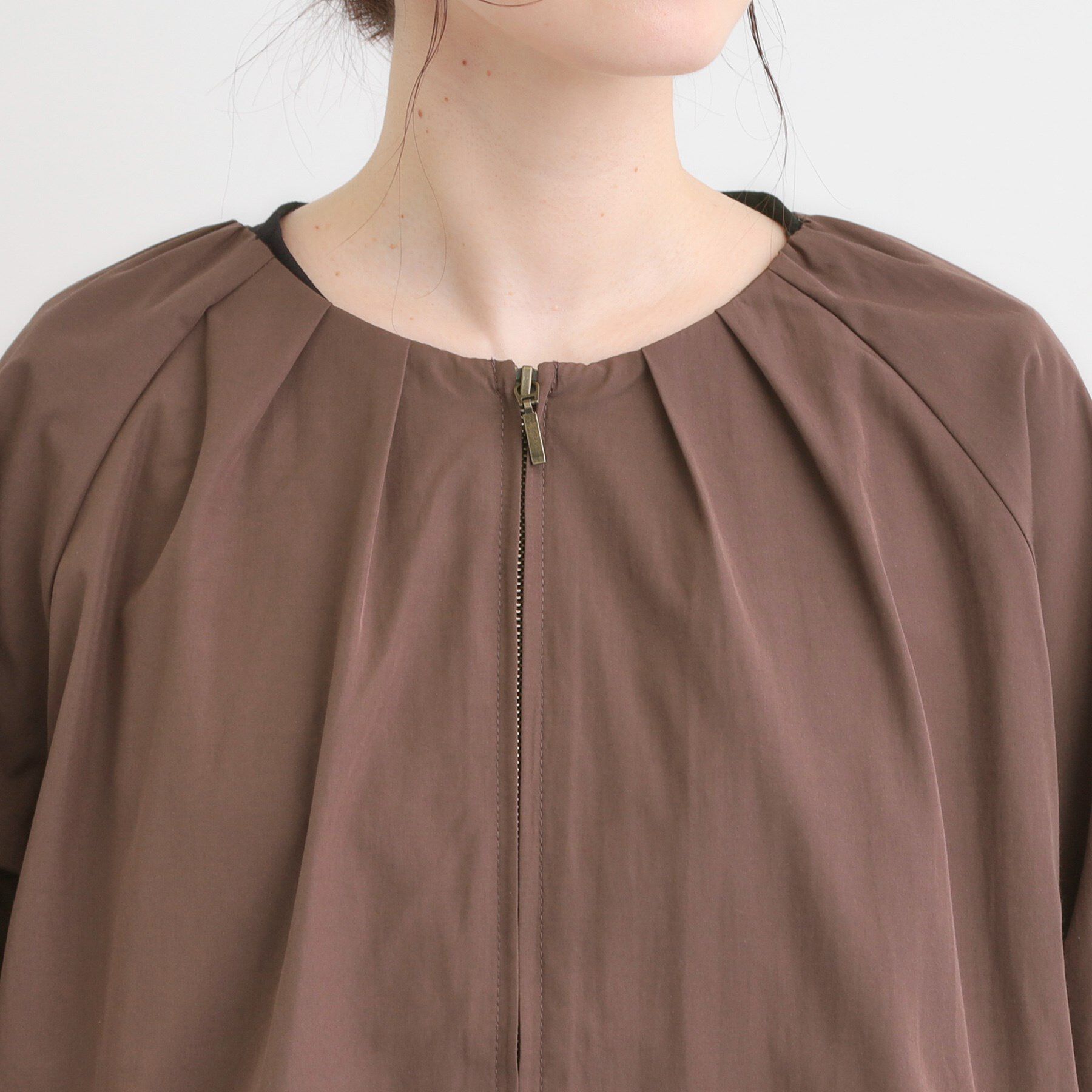 SHOO･LA･RUE「【S-LL】タック使いがこなれ見え ノーカラーブルゾン」|ブルゾン・スタジャン|