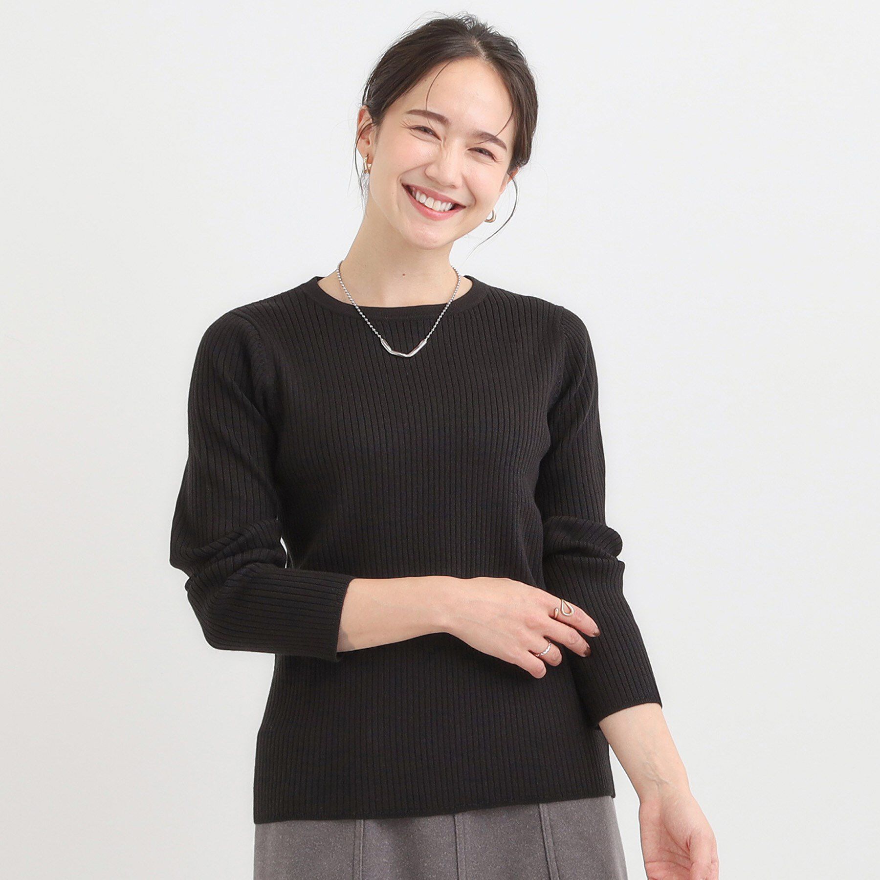 SHOO･LA･RUE「【絶妙なゆるピタ/洗濯機可】ちくちくしにくい リブクルーネックやわらかニット」|ニット・セーター|