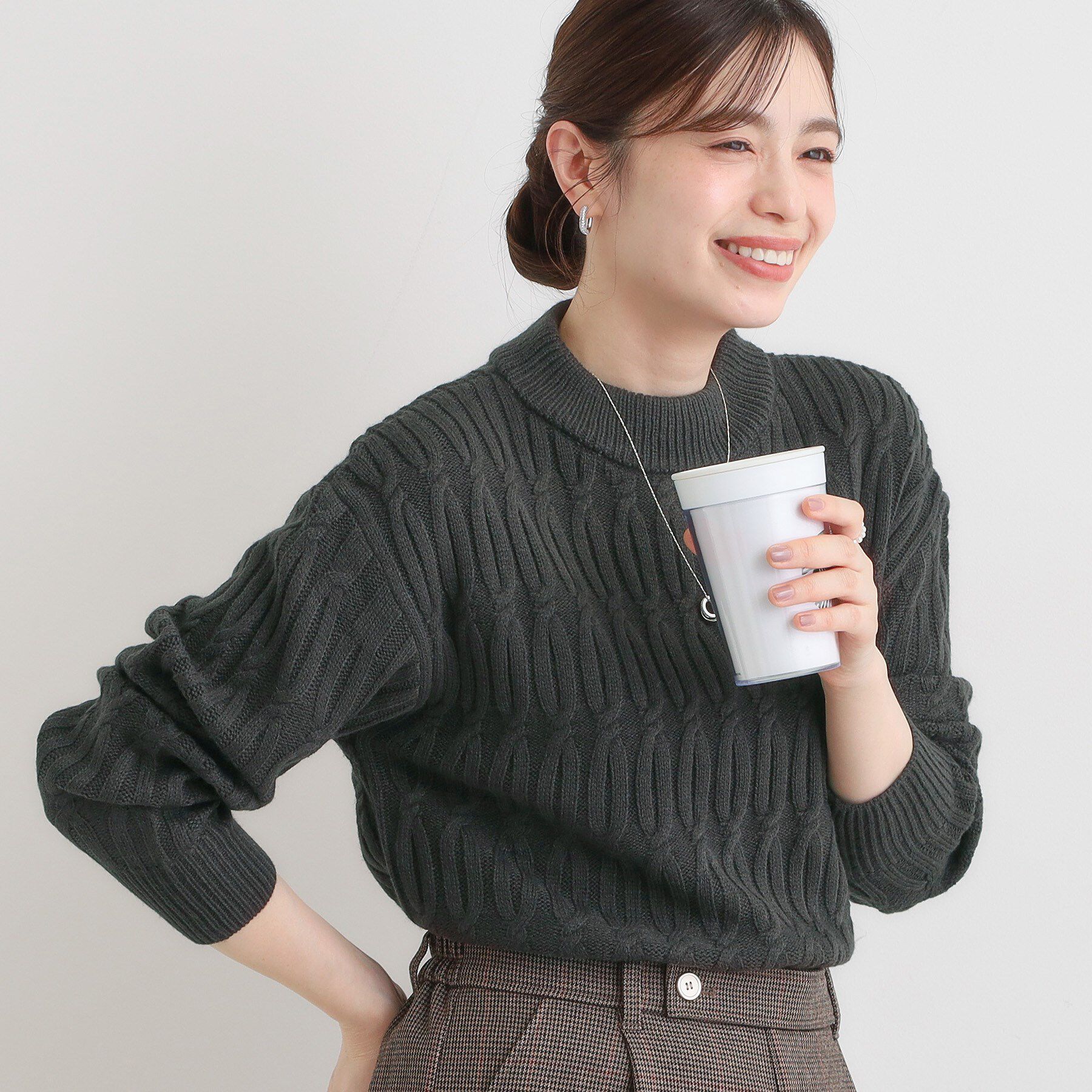 SHOO･LA･RUE「【洗濯機可／毛玉レス】シンプルケーブル柄ニット」|ニット・セーター|チャコールグレー(0