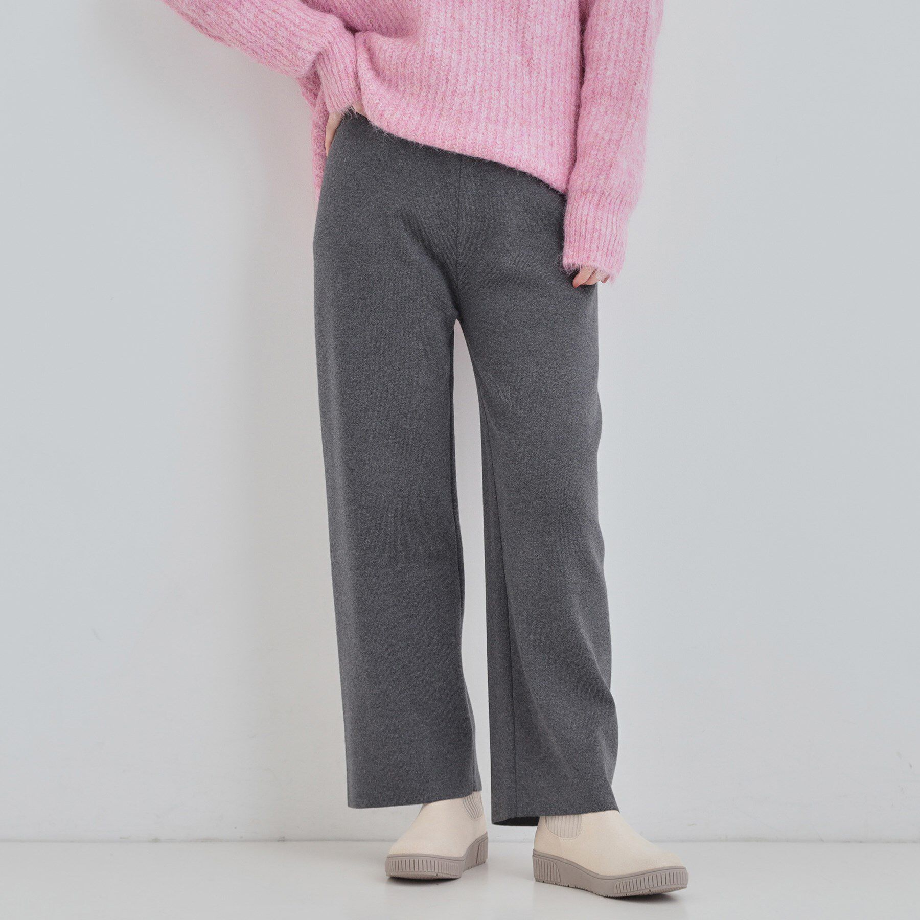 SHOO･LA･RUE「【洗える／毛玉レス】表面がきれいなストレートパンツ」|その他|チャコールグレー(0