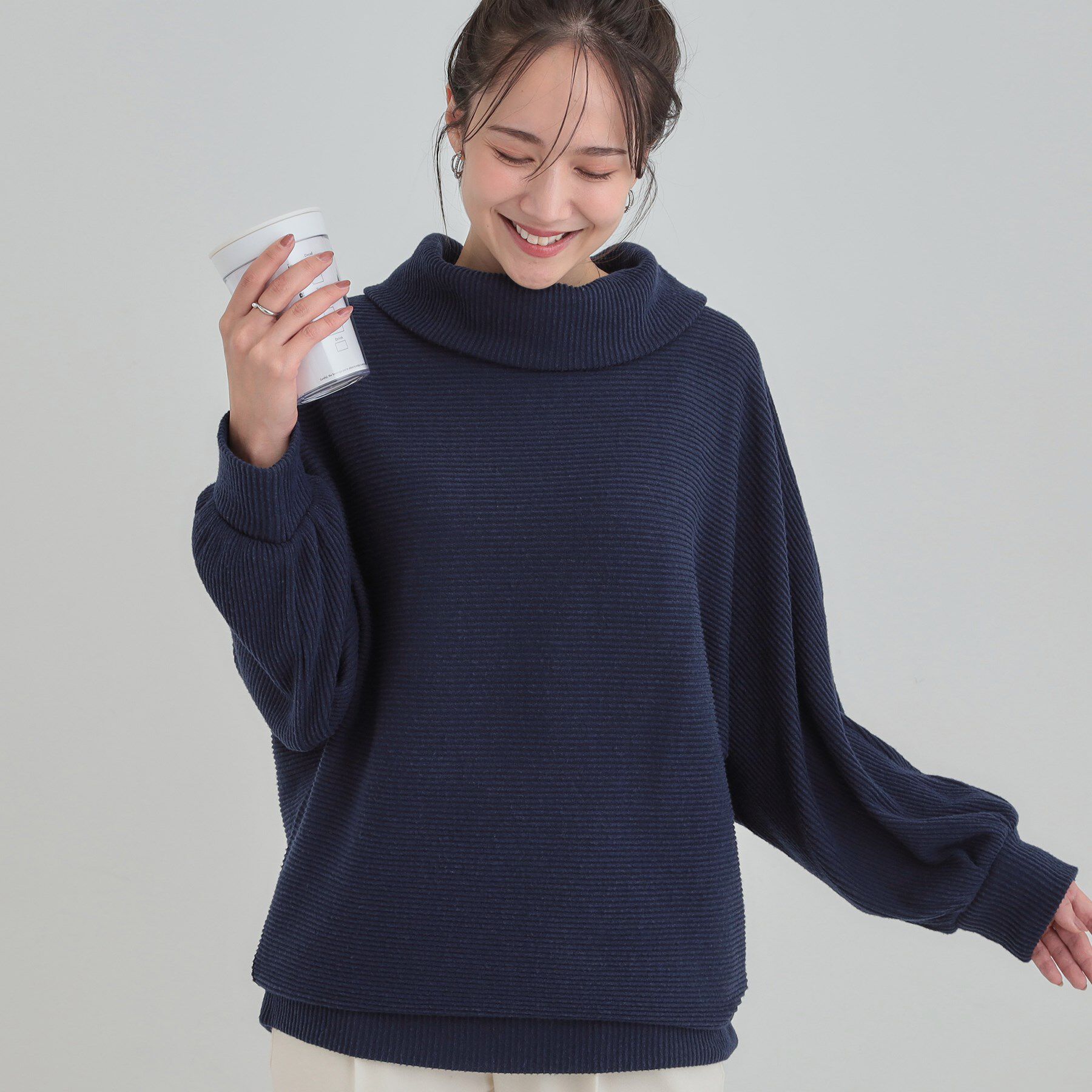 SHOO･LA･RUE「お顔周りをスッキリ見せるオフタートルリブドルマン」|Tシャツ・カットソー|ネイビー(094)